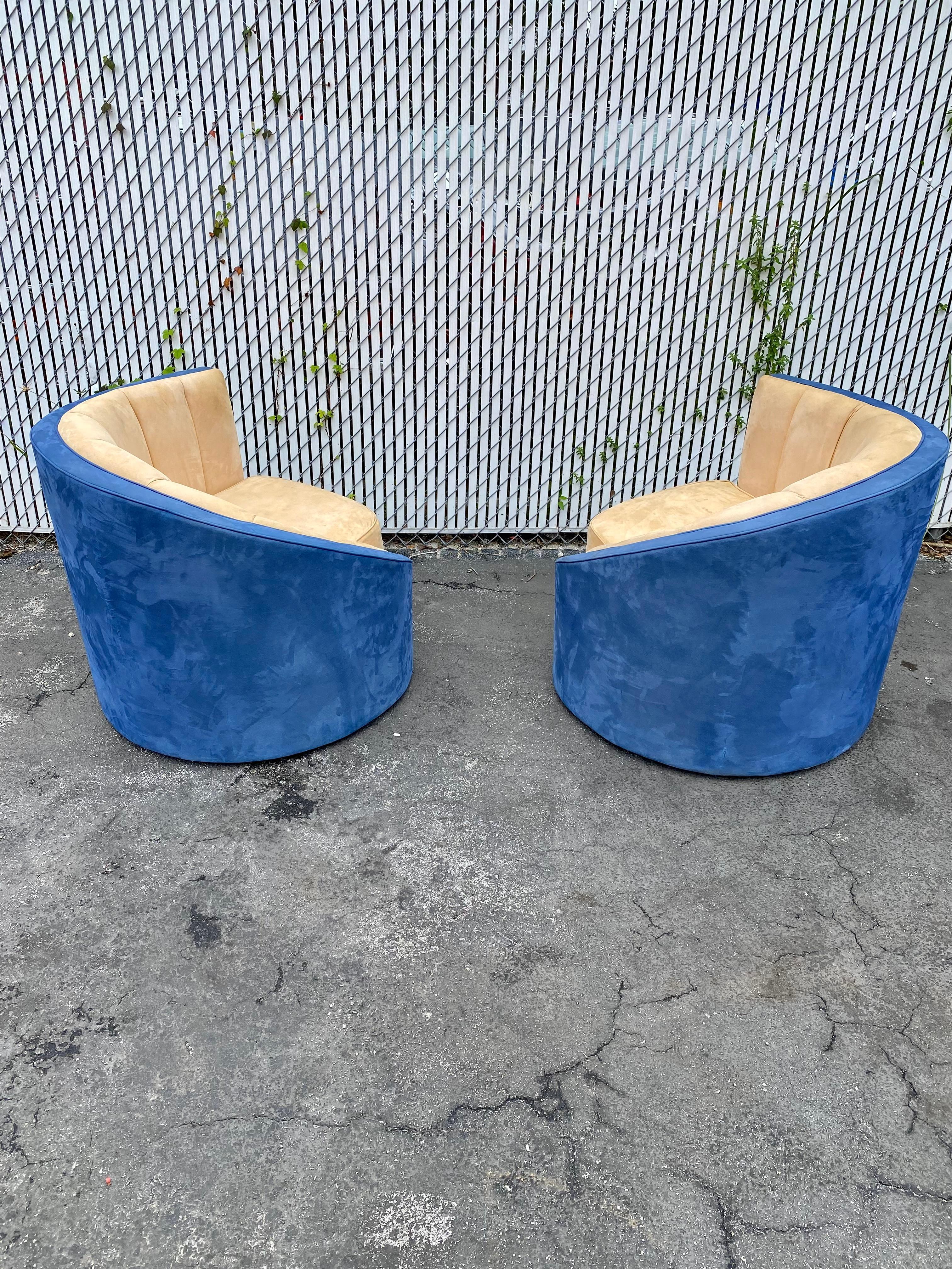 1990s Weiman Asymmetrical Channeled Barrel Chairs, Set of 2 In Good Condition For Sale In Fort Lauderdale, FL