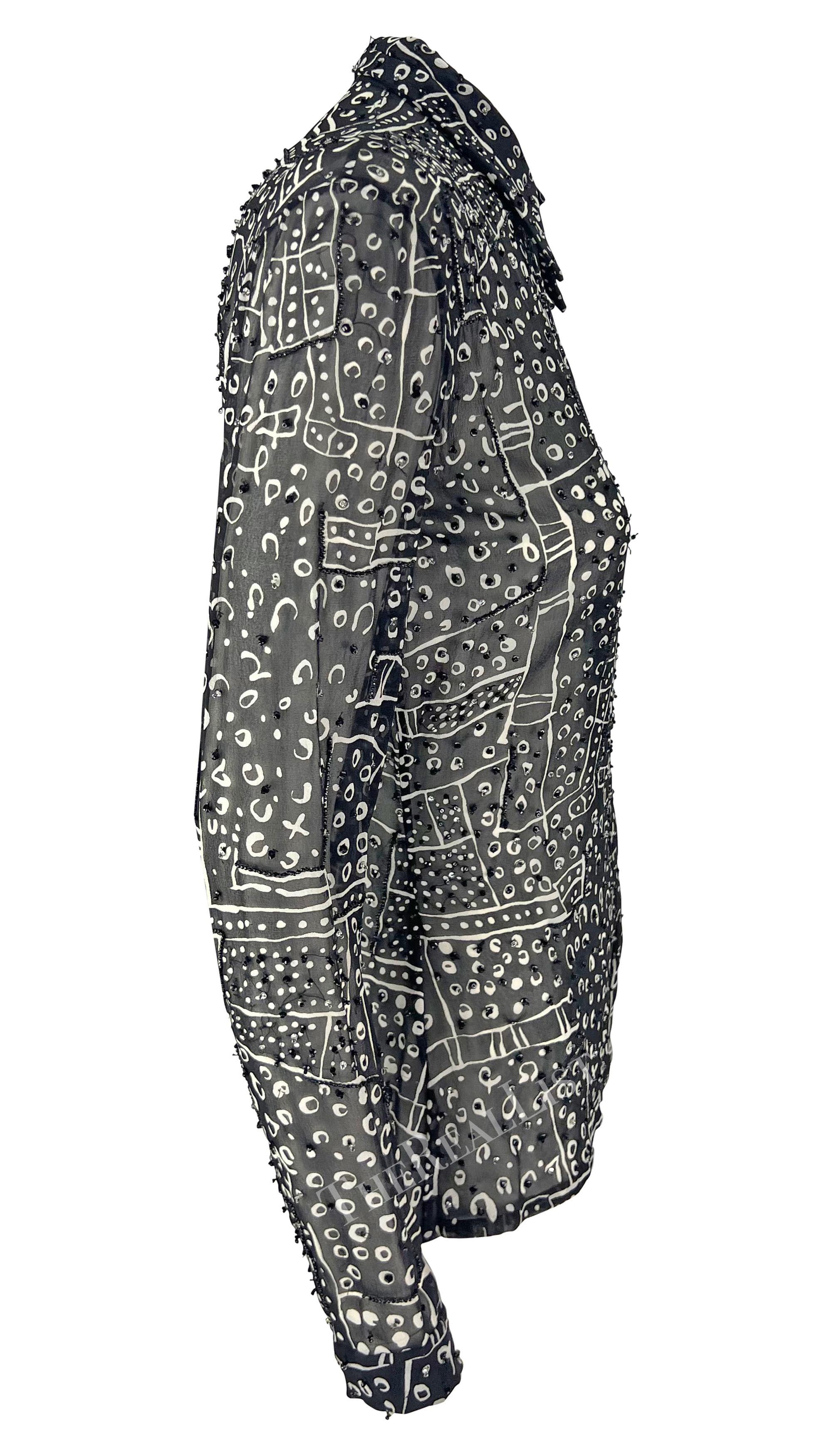 Atelier Versace anni '90 Camicia con colletto con perline astratte bianche e nere in vendita 3
