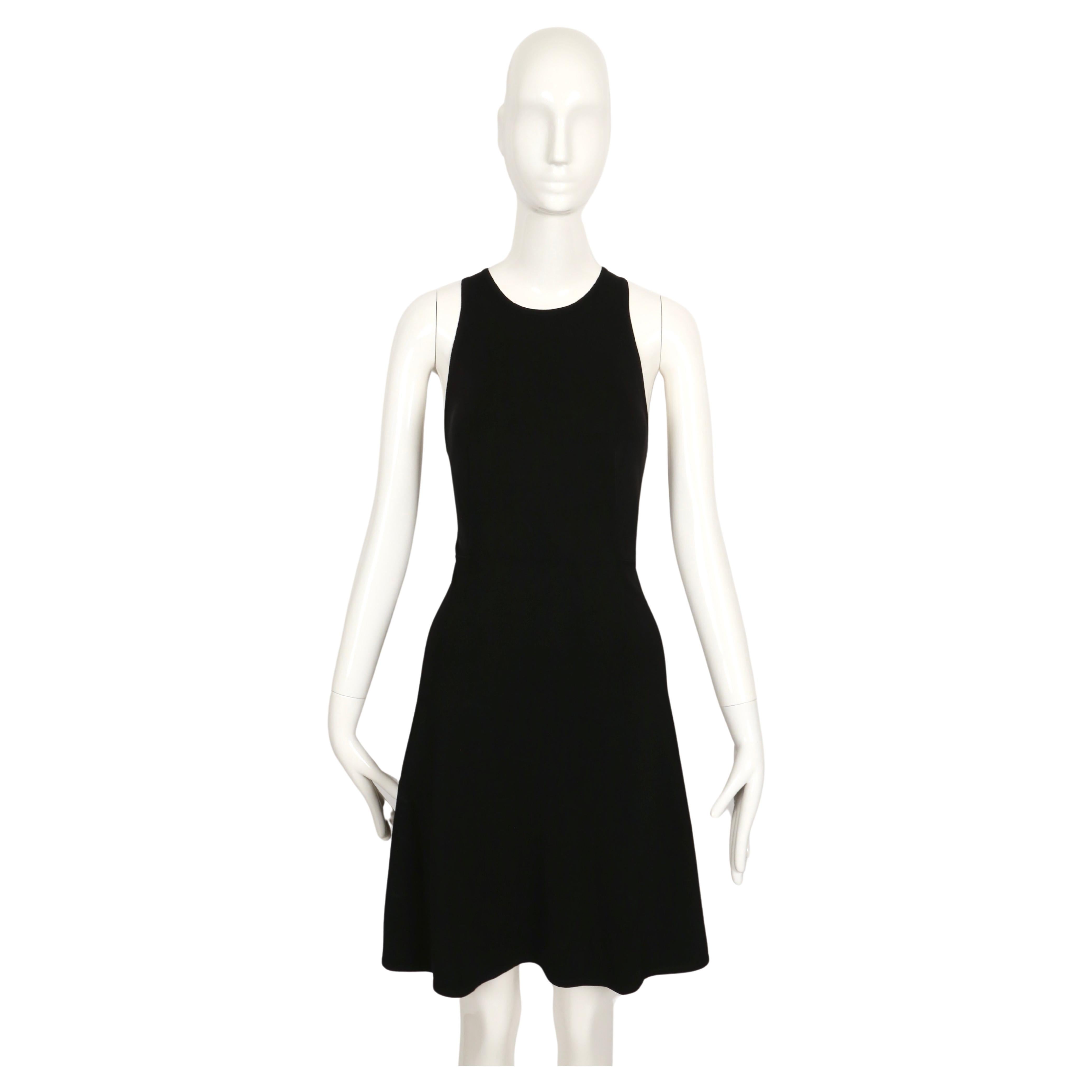 1990er Jahre AZZEDINE ALAIA Schwarzes Kleid mit Rennrücken für Damen oder Herren im Angebot