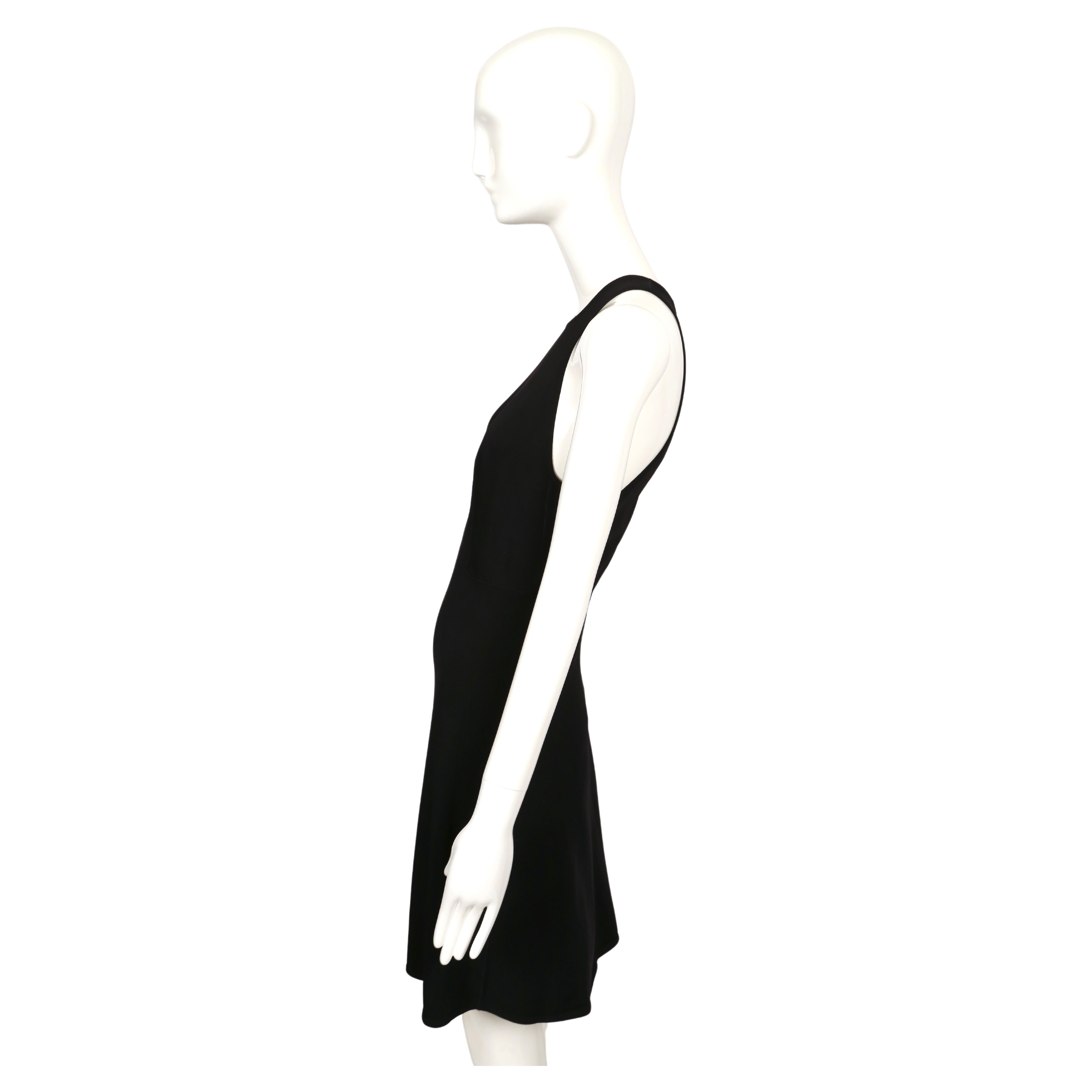 1990er Jahre AZZEDINE ALAIA Schwarzes Kleid mit Rennrücken im Angebot 2