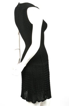 1990er Jahre AZZEDINE ALAIA schwarzes ärmelloses Strickkleid mit durchsichtigem Saum