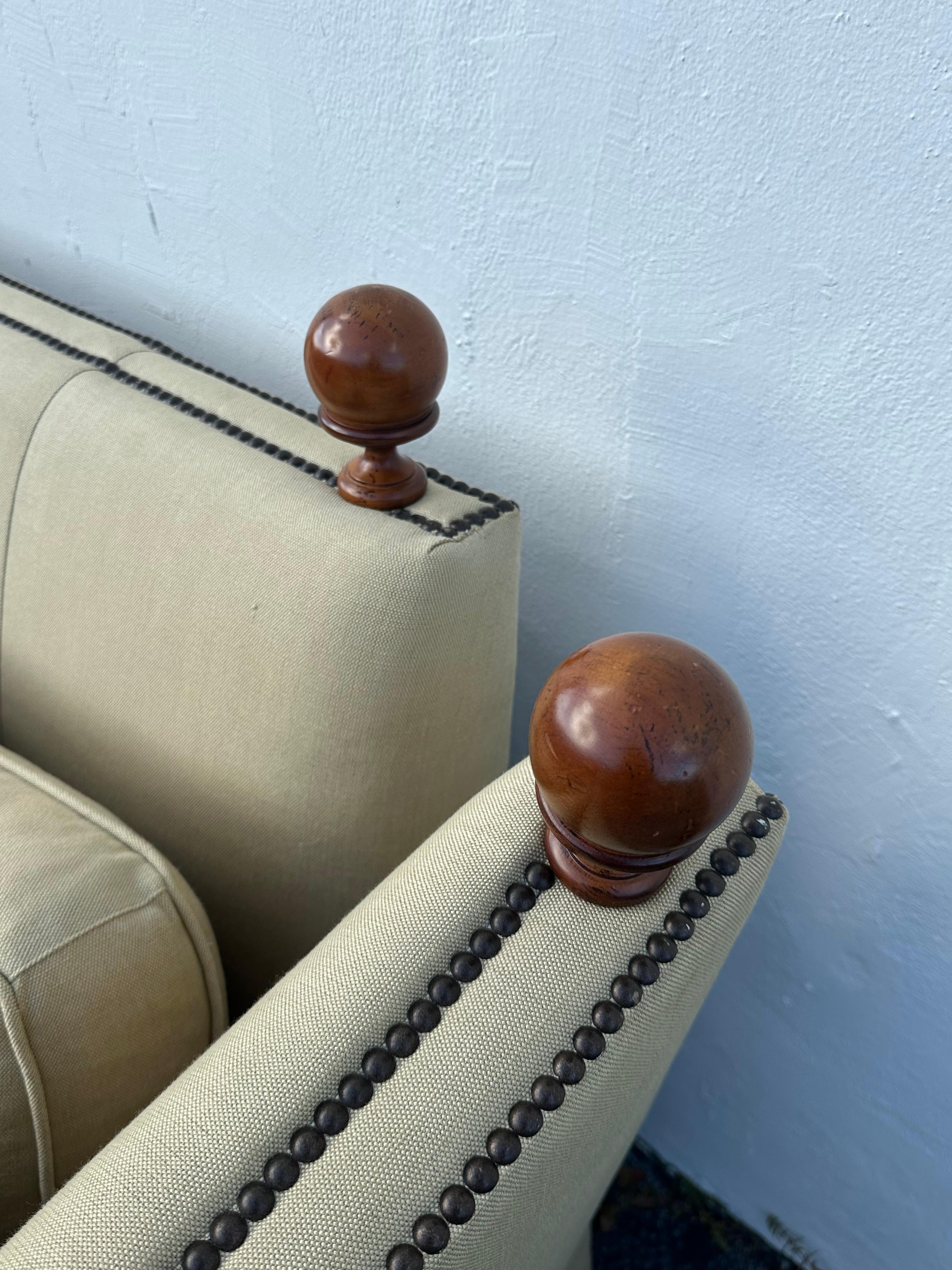 1990 Baker Canapé en lin beige Knole en vente 6