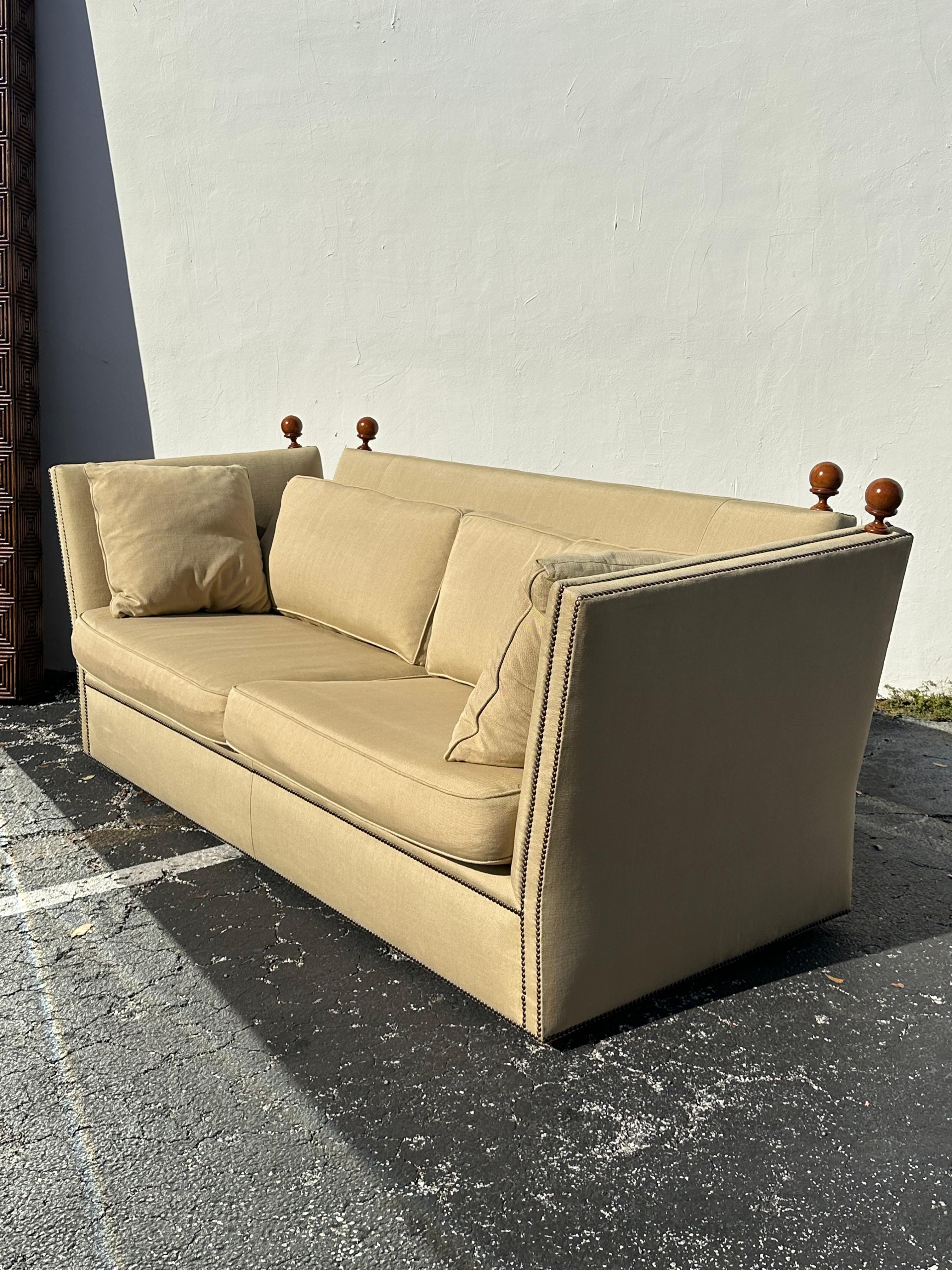 Tissu d'ameublement 1990 Baker Canapé en lin beige Knole en vente