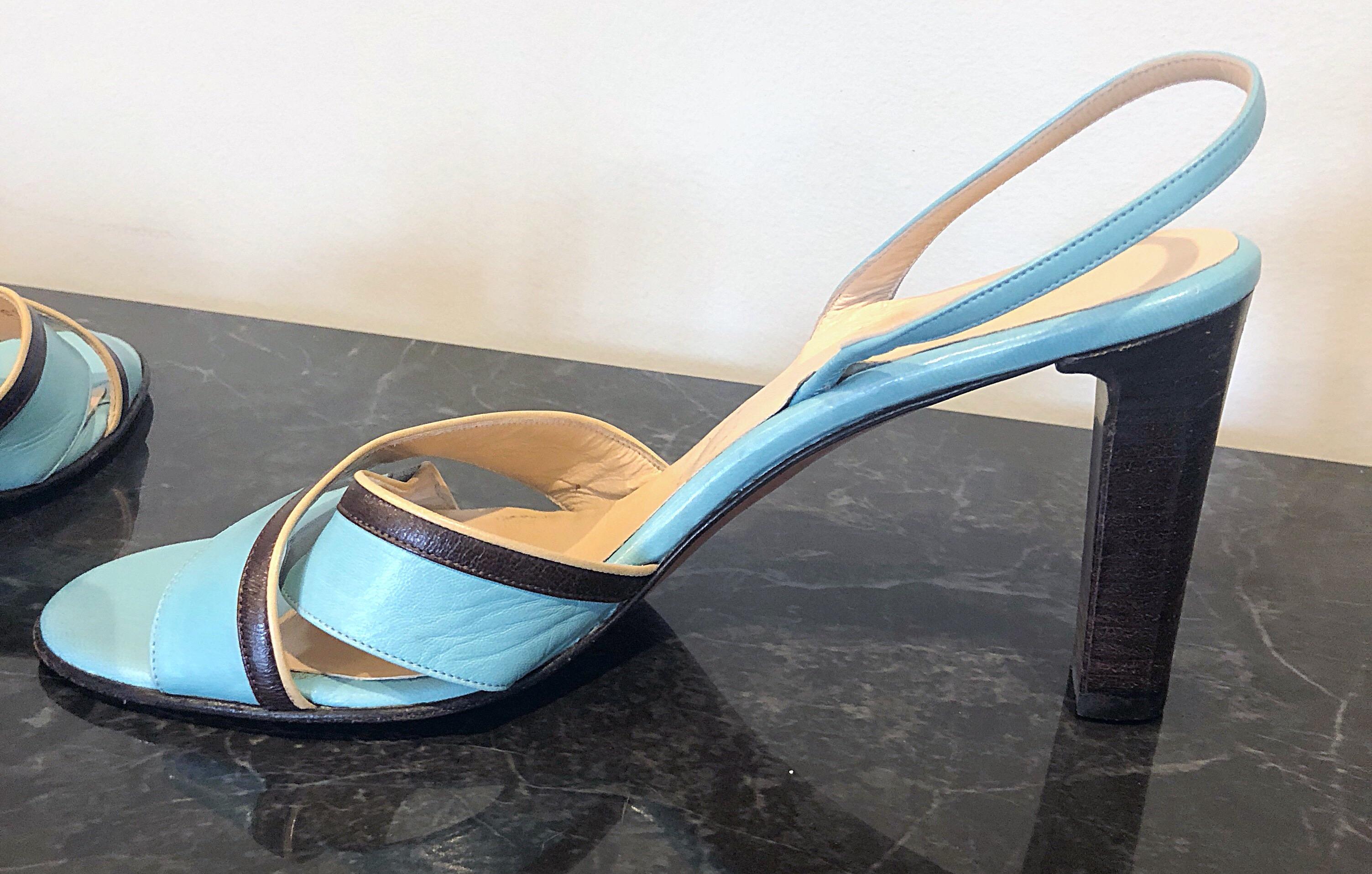 1990s Bally Sz 10 / 40.5 Robins Egg Blue Leather Vintage Stacked Heel Sandals For Sale 2