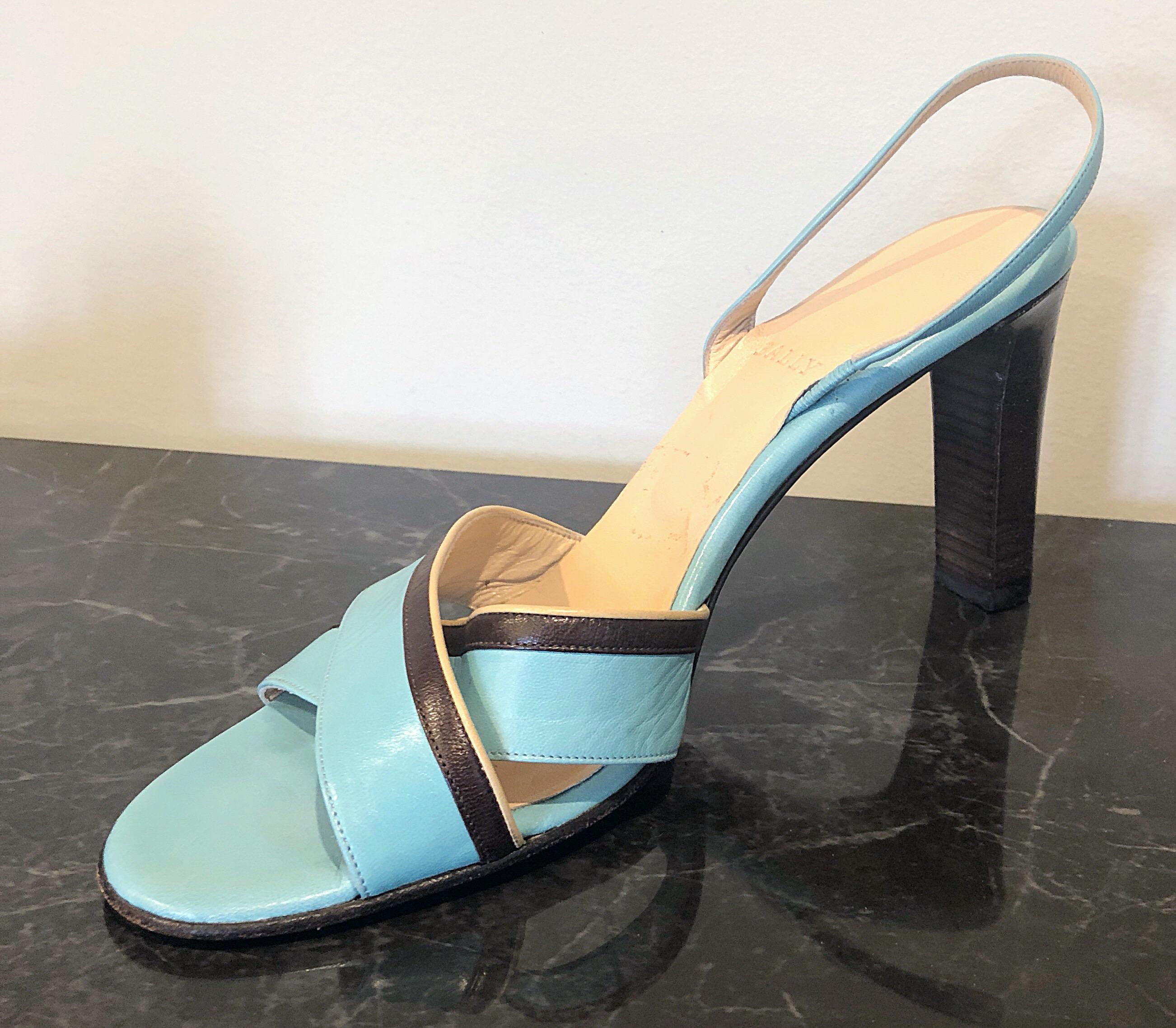 Women's 1990s Bally Sz 10 / 40.5 Robins Egg Blue Leather Vintage Stacked Heel Sandals For Sale