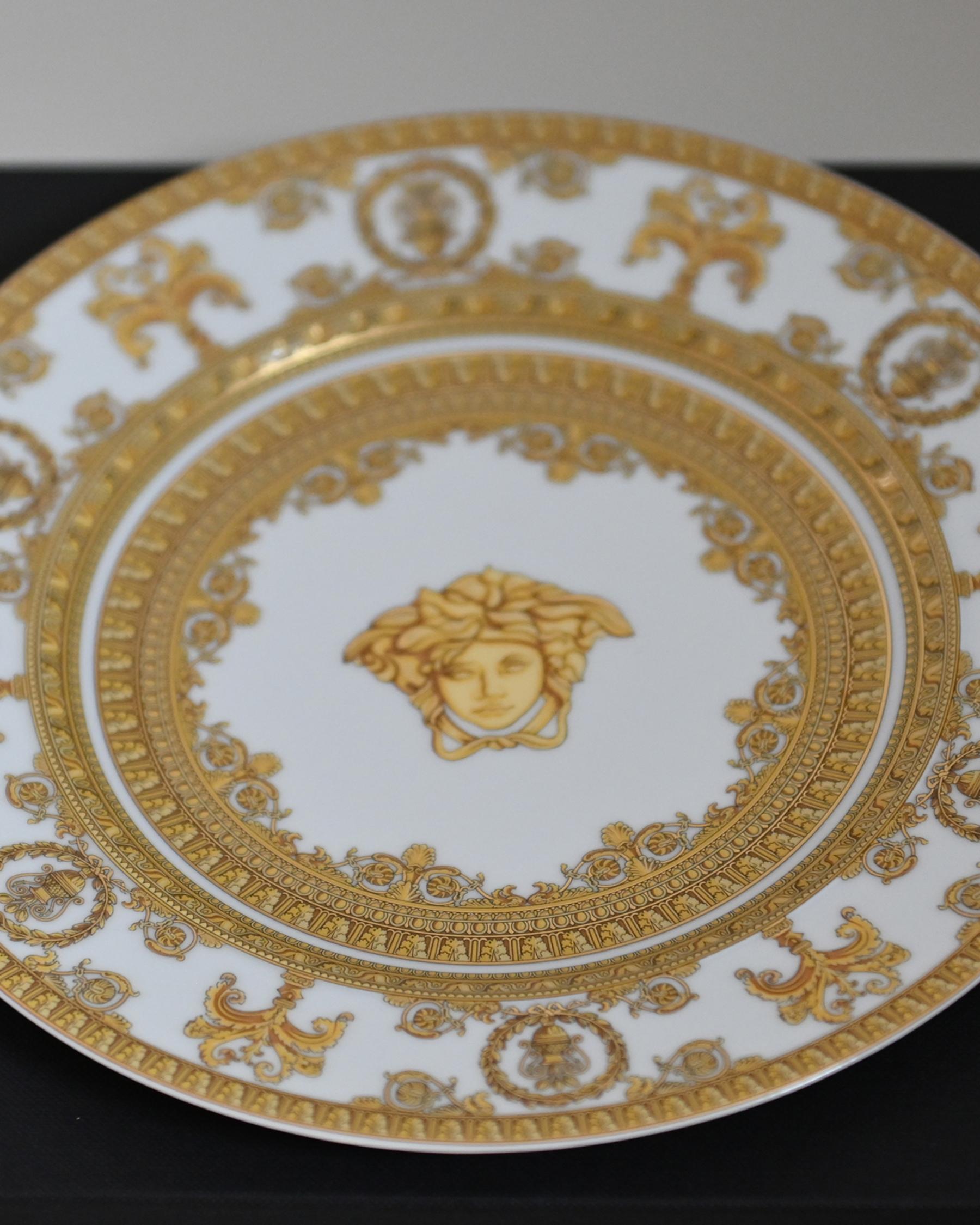 Post-Modern 1990s Baroque Bianco Plate by VERSACE for Rosenthal NOS New in Box