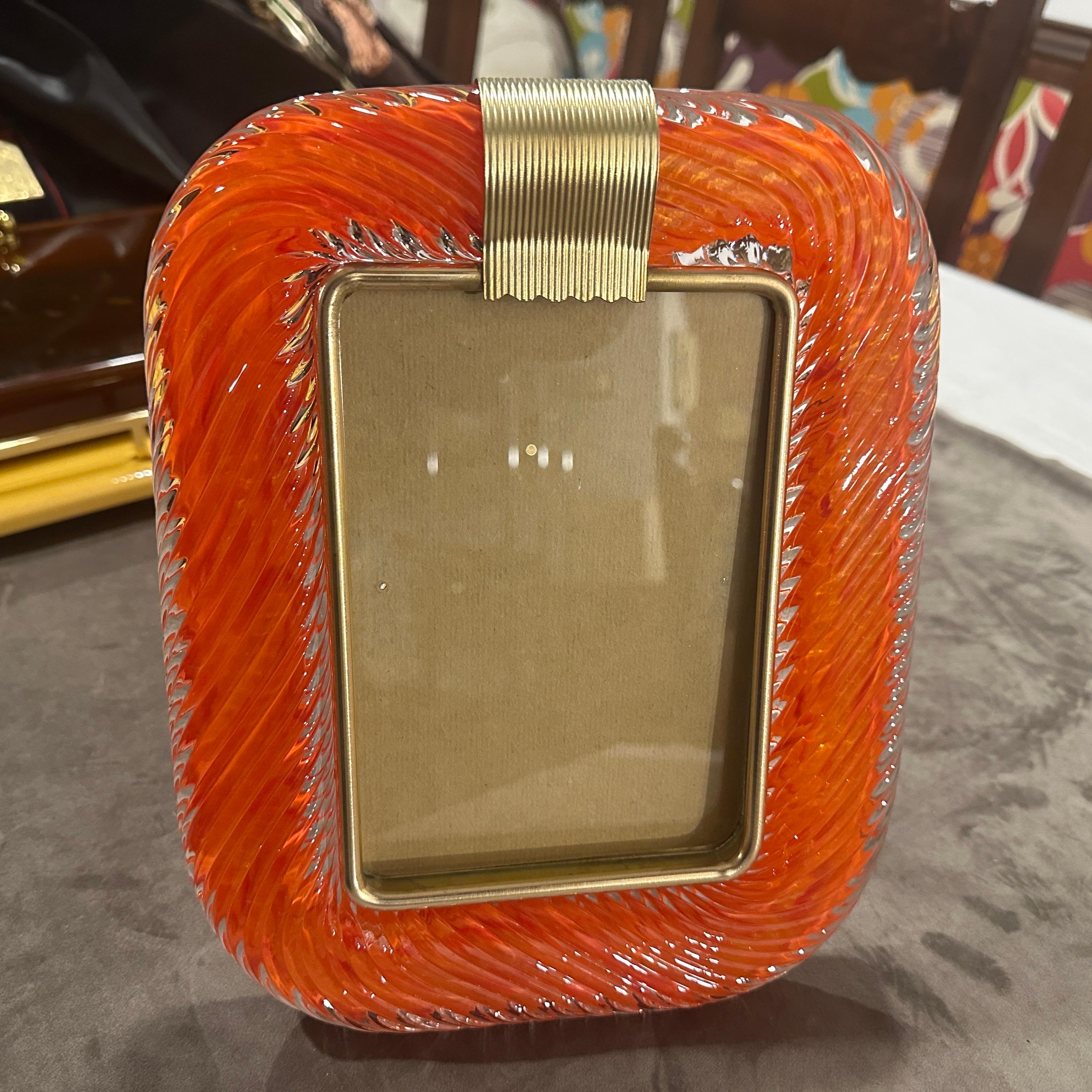 Marco Art Decó de Cristal de Murano Naranja y Latón Estilo Barovier Años 90 en venta 6