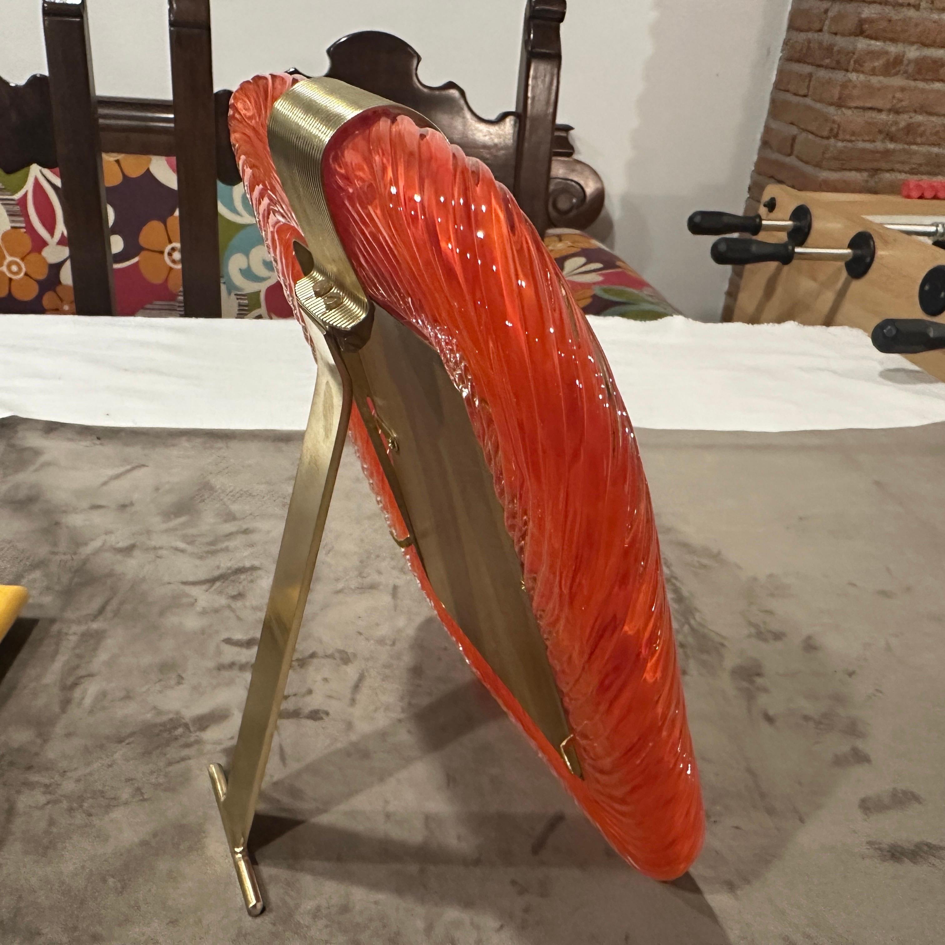Marco Art Decó de Cristal de Murano Naranja y Latón Estilo Barovier Años 90 siglo XX en venta