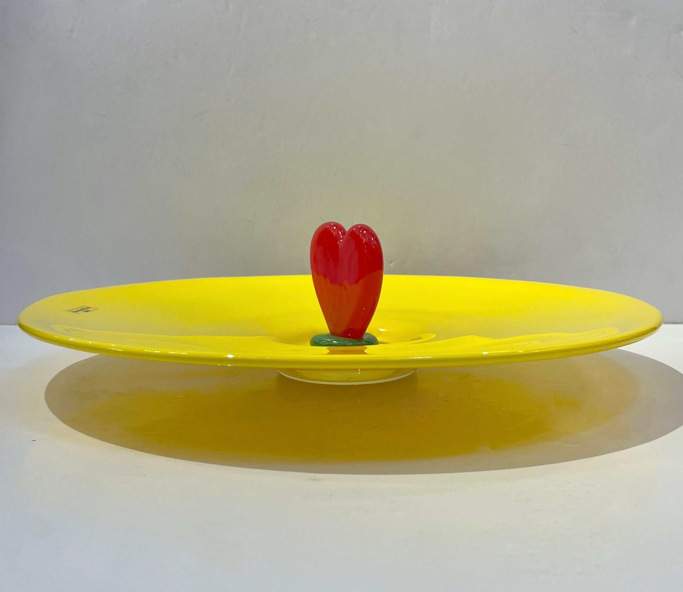 italien 1990 Barovier & Greene & Greene Murano Yellow Red Green Heart Glass Centerpiece en vente