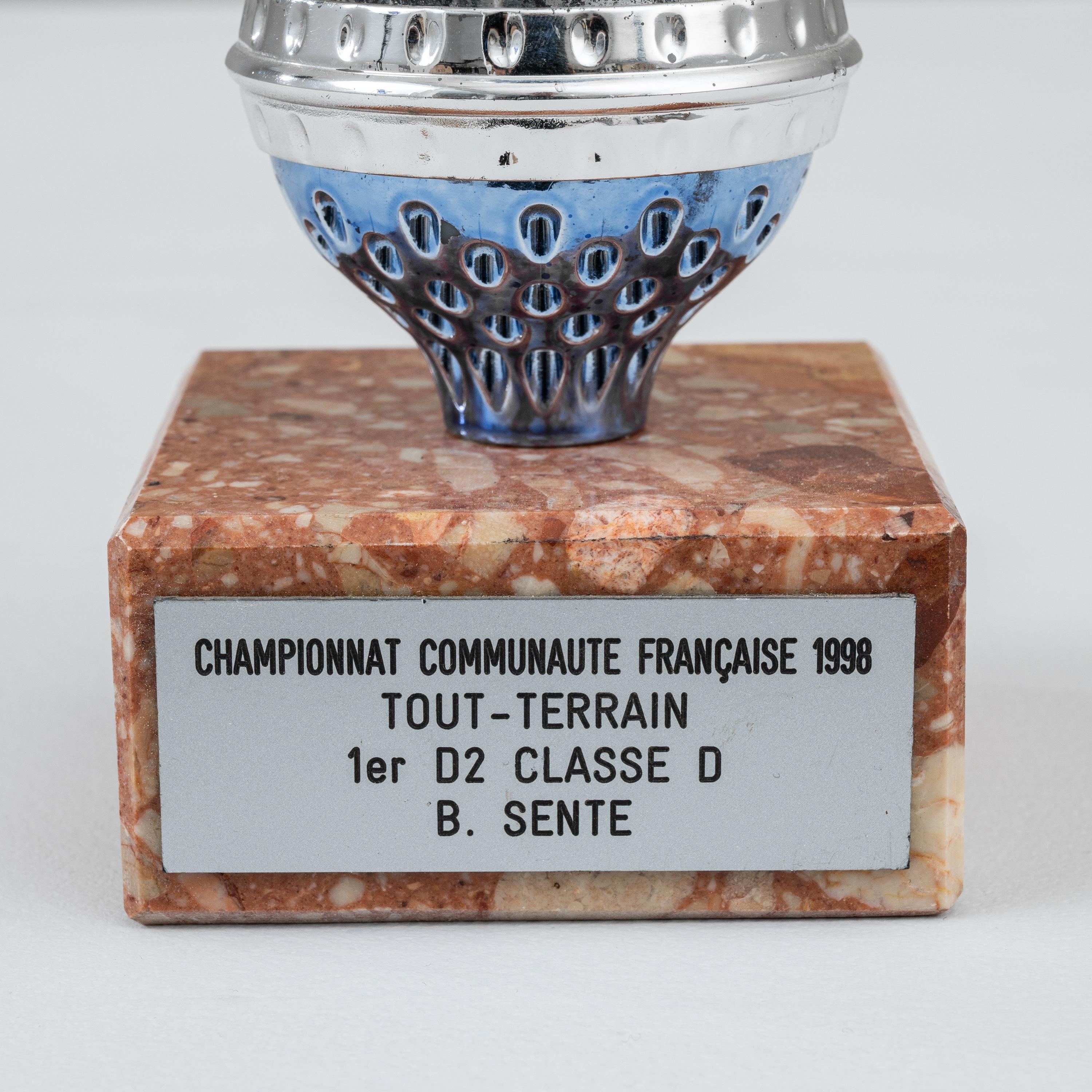 Gobelet belge en métal et marbre des années 1990 en vente 2