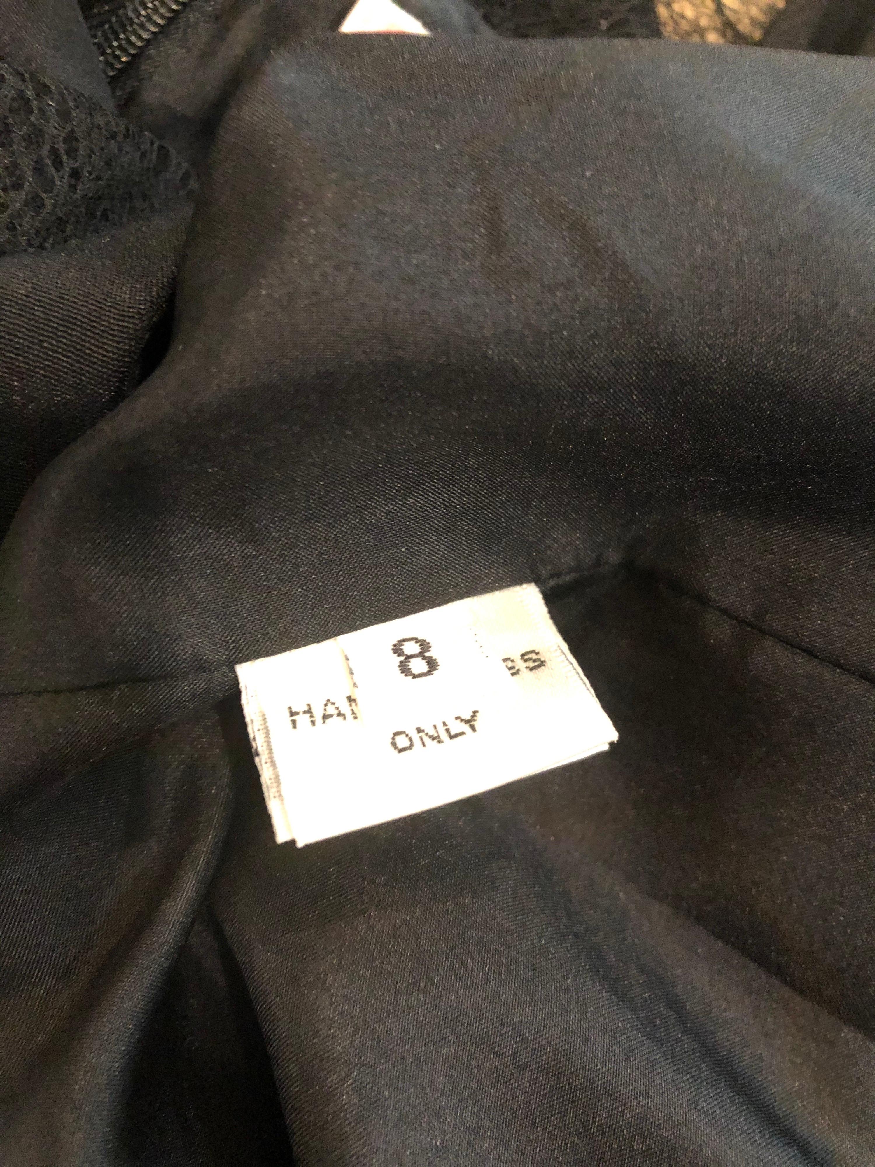 1990er Bill Blass Größe 8 Schwarzes langärmeliges Kleid aus schwarzer Seide mit Spitze im Vintage-Stil mit Ausschnitt im Angebot 1