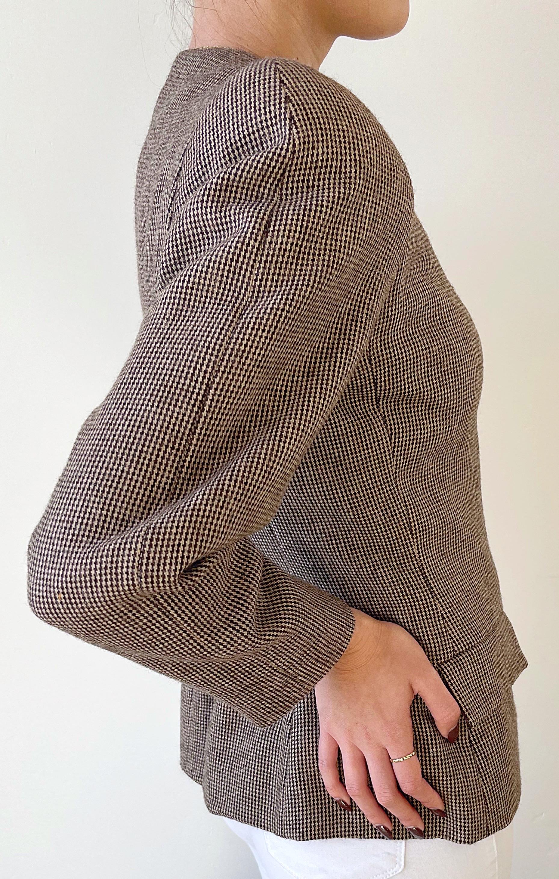 1990s Bill Blass Size 8 For Saks 5th Avenue Brown Vintage 90s Collarless Blazer For Sale 9