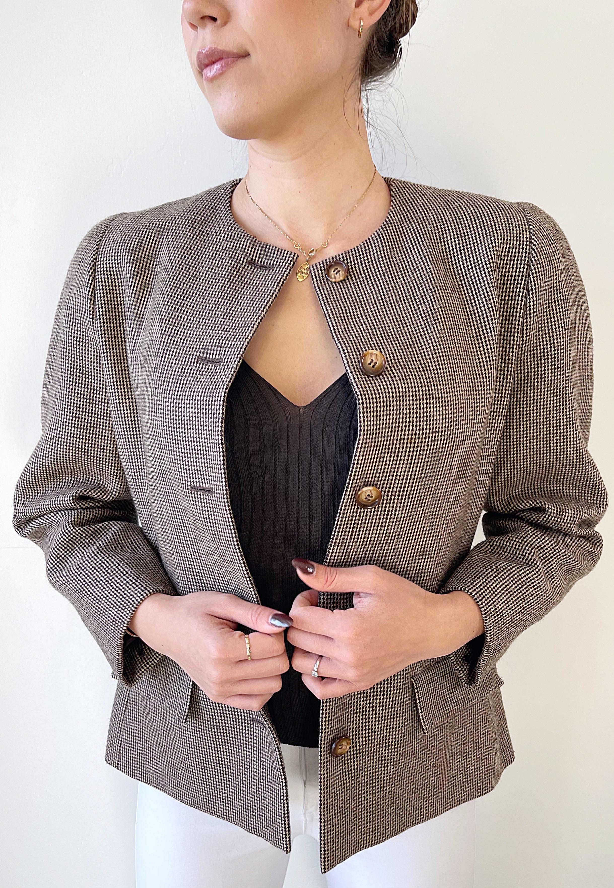 1990s Bill Blass Size 8 For Saks 5th Avenue Brown Vintage 90s Collarless Blazer For Sale 14