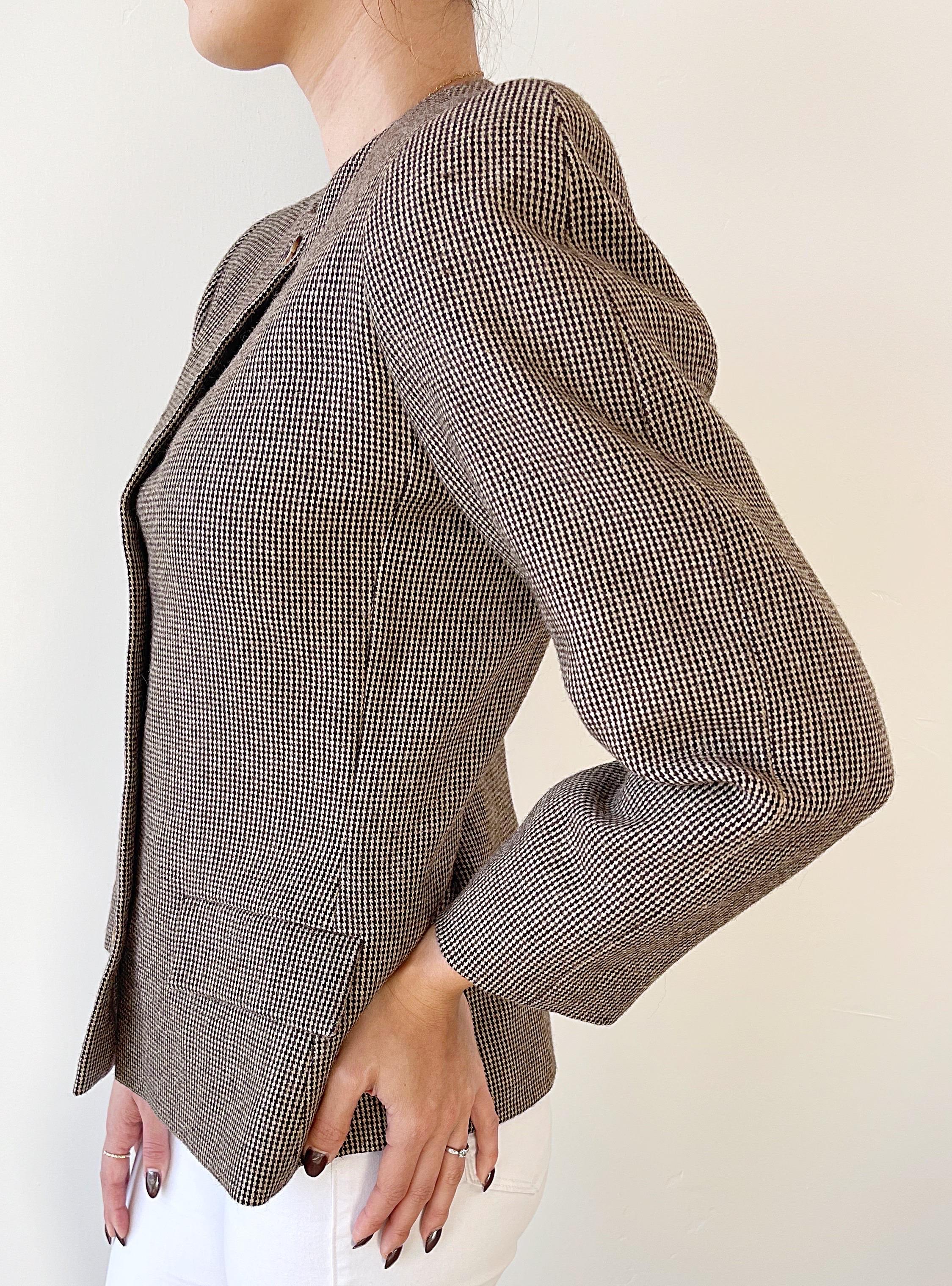 1990s Bill Blass Size 8 For Saks 5th Avenue Brown Vintage 90s Collarless Blazer For Sale 2