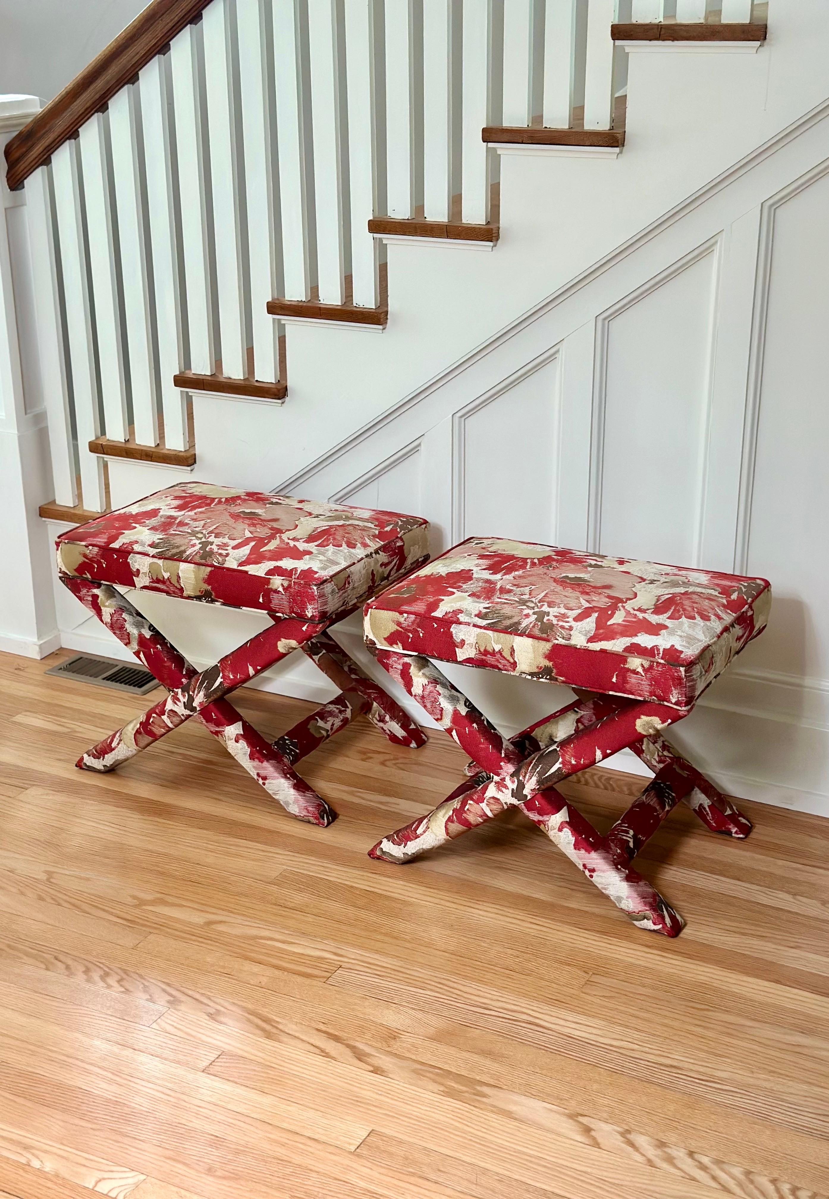 1990s Billy Baldwin X Style Upholstering Red Benches Ottomans- a Pair Moderno de mediados de siglo en venta
