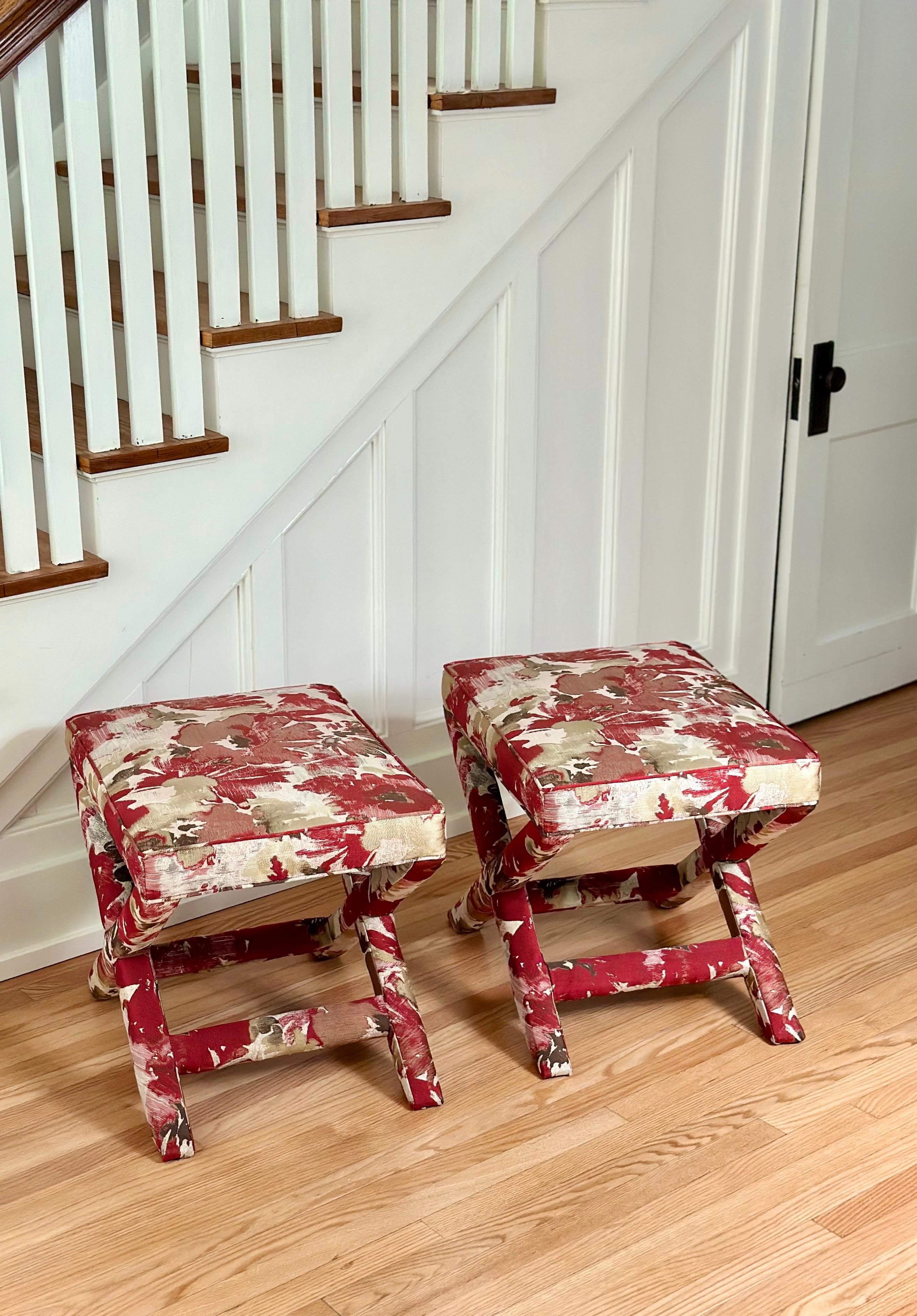 1990s Billy Baldwin X Style Upholstering Red Benches Ottomans- a Pair Tela en venta
