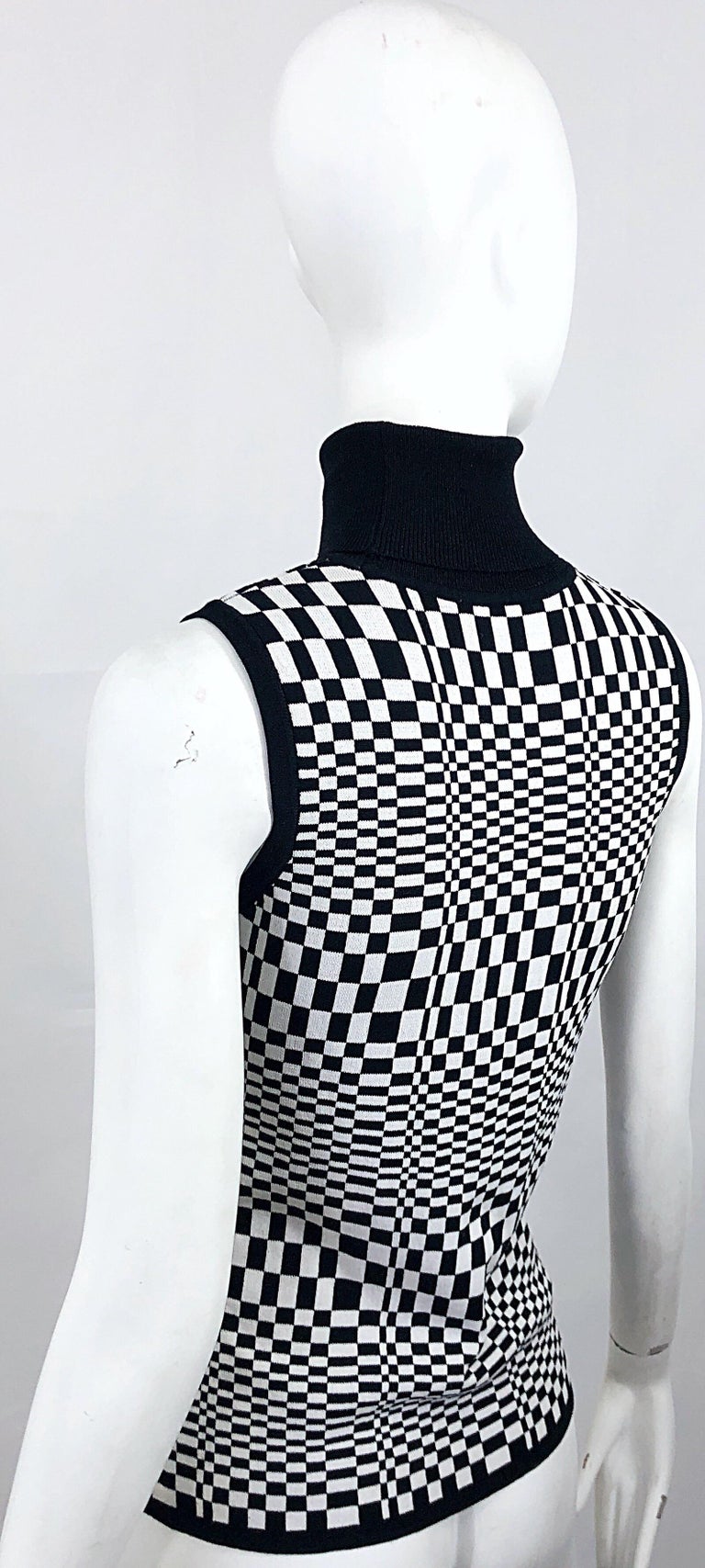 1990s Black and White Op Art 3 - D Print Sleeveless Vintage Knit Turtleneck Top For Sale 7