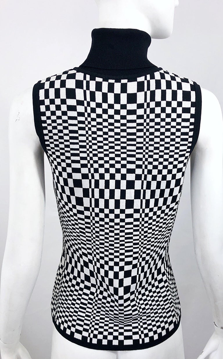 1990s Black and White Op Art 3 - D Print Sleeveless Vintage Knit Turtleneck Top For Sale 9