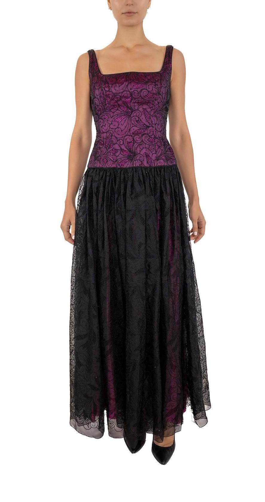 1990S Black Embroidered Silk Organza Ball Gown Lined In Hot Pink Satin In Good Condition For Sale In New York, NY