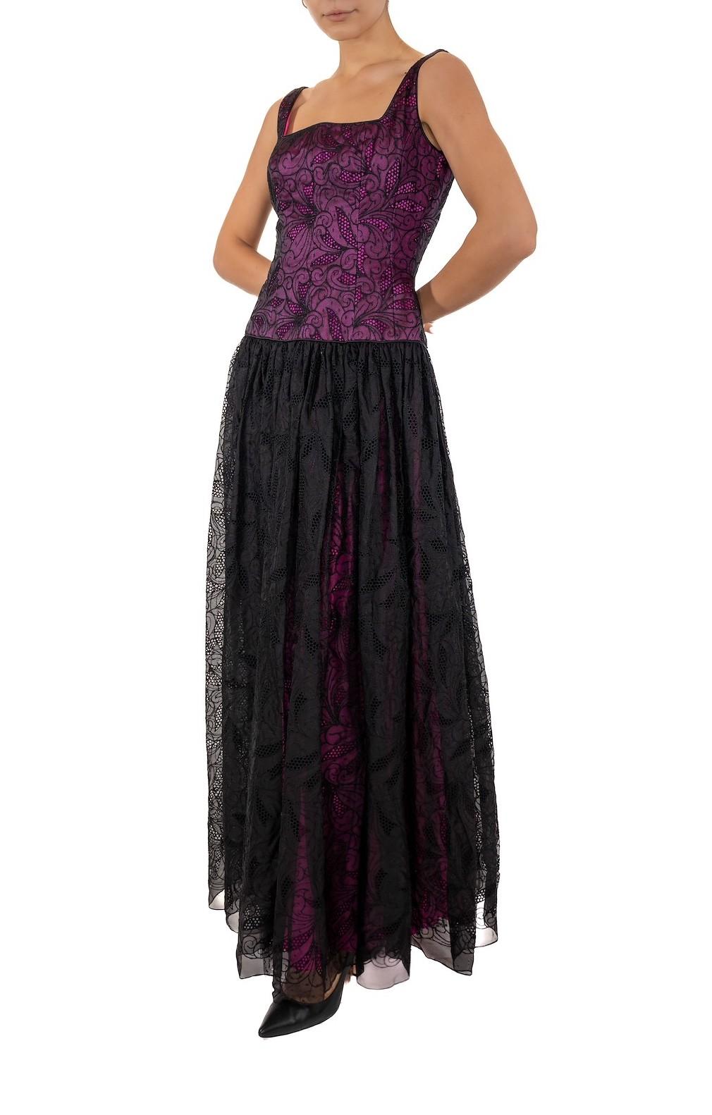 1990S Black Embroidered Silk Organza Ball Gown Lined In Hot Pink Satin For Sale 4
