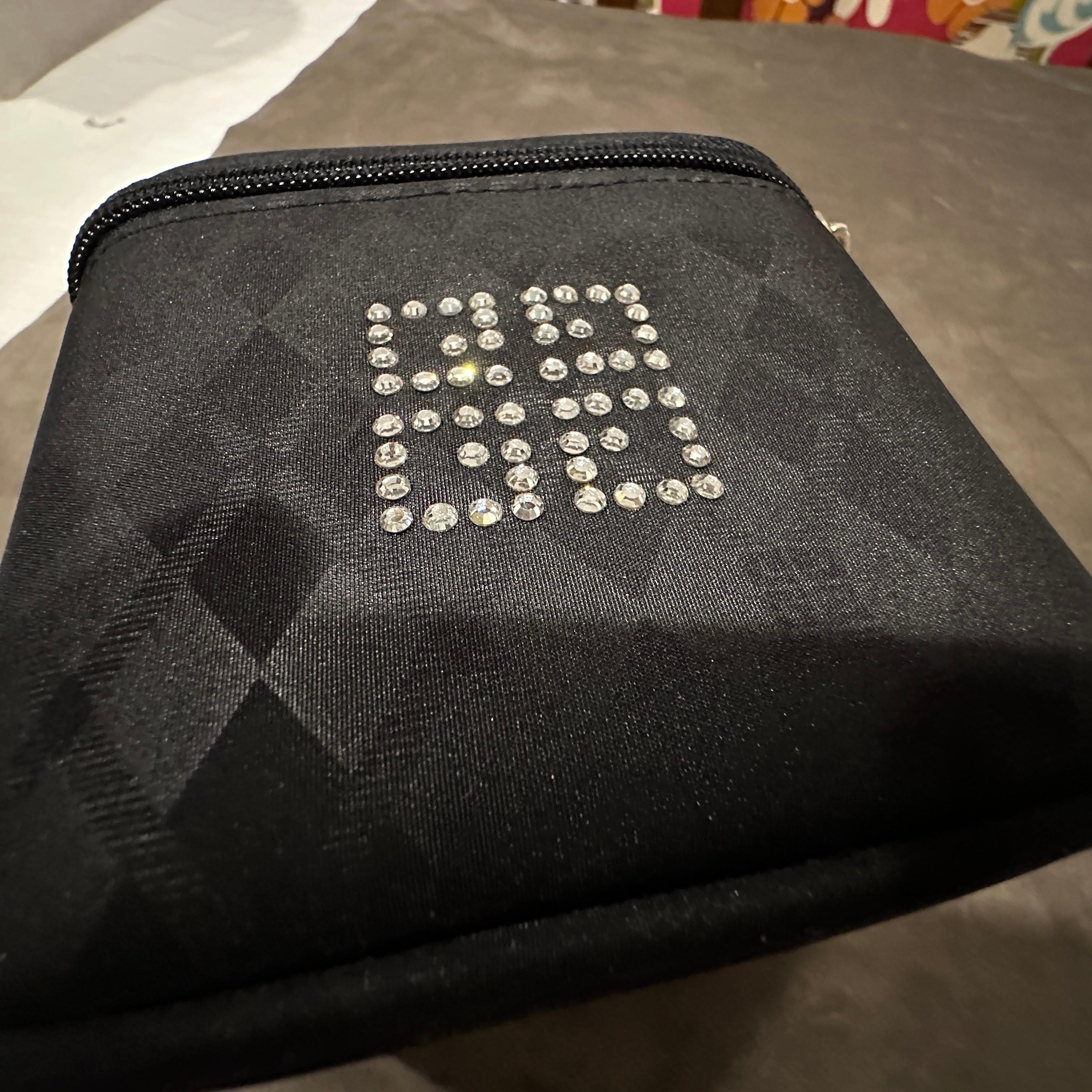 Nero Piccola Minaudière anni '90 in tessuto nero e strass di Givenchy in vendita