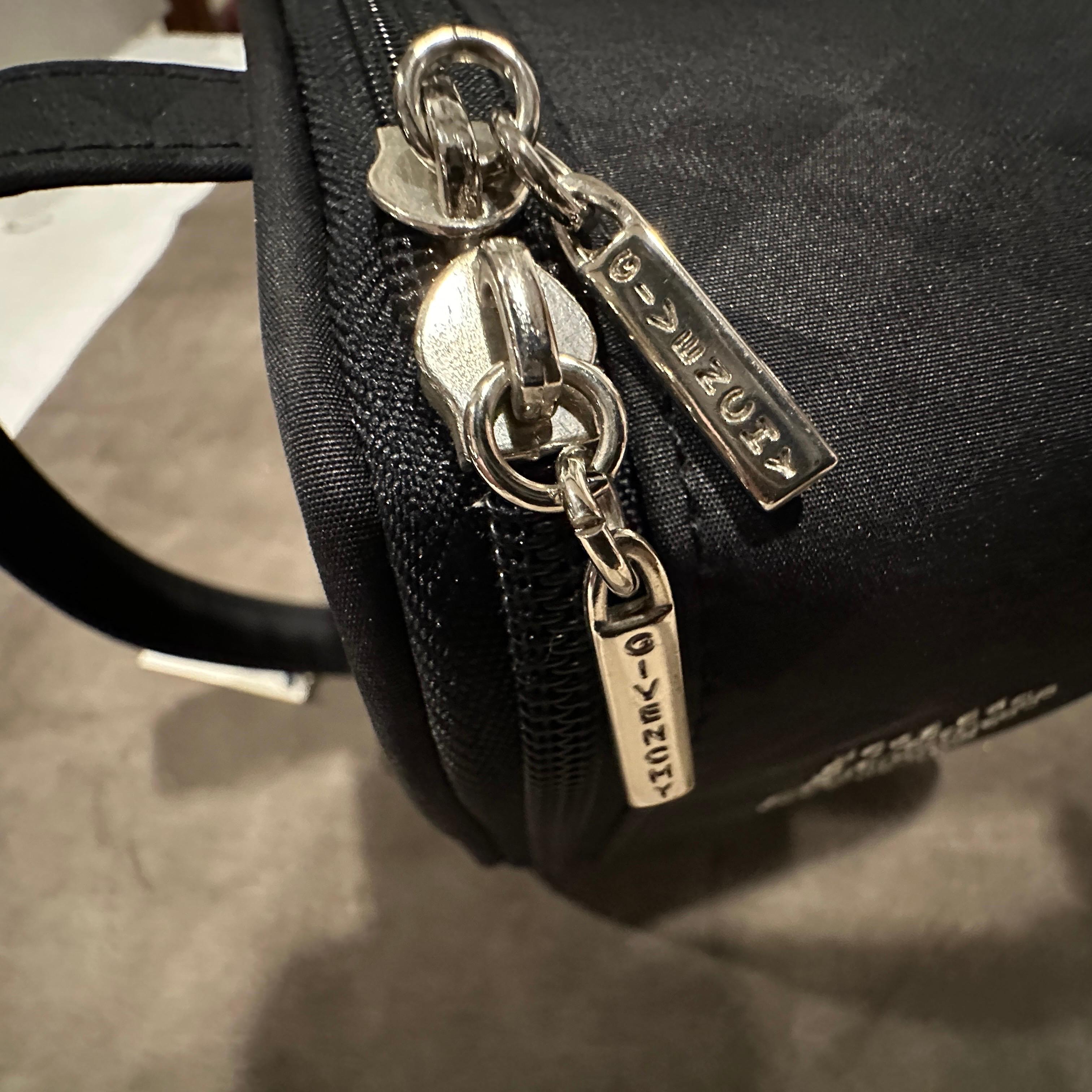 Piccola Minaudière anni '90 in tessuto nero e strass di Givenchy In condizioni Nuovo in vendita a Aci Castello, IT