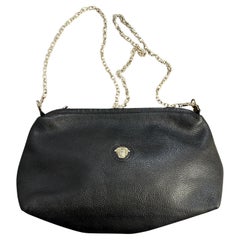 1990er Schwarze Medusa-Tasche aus Leder von Gianni Versace aus Leder