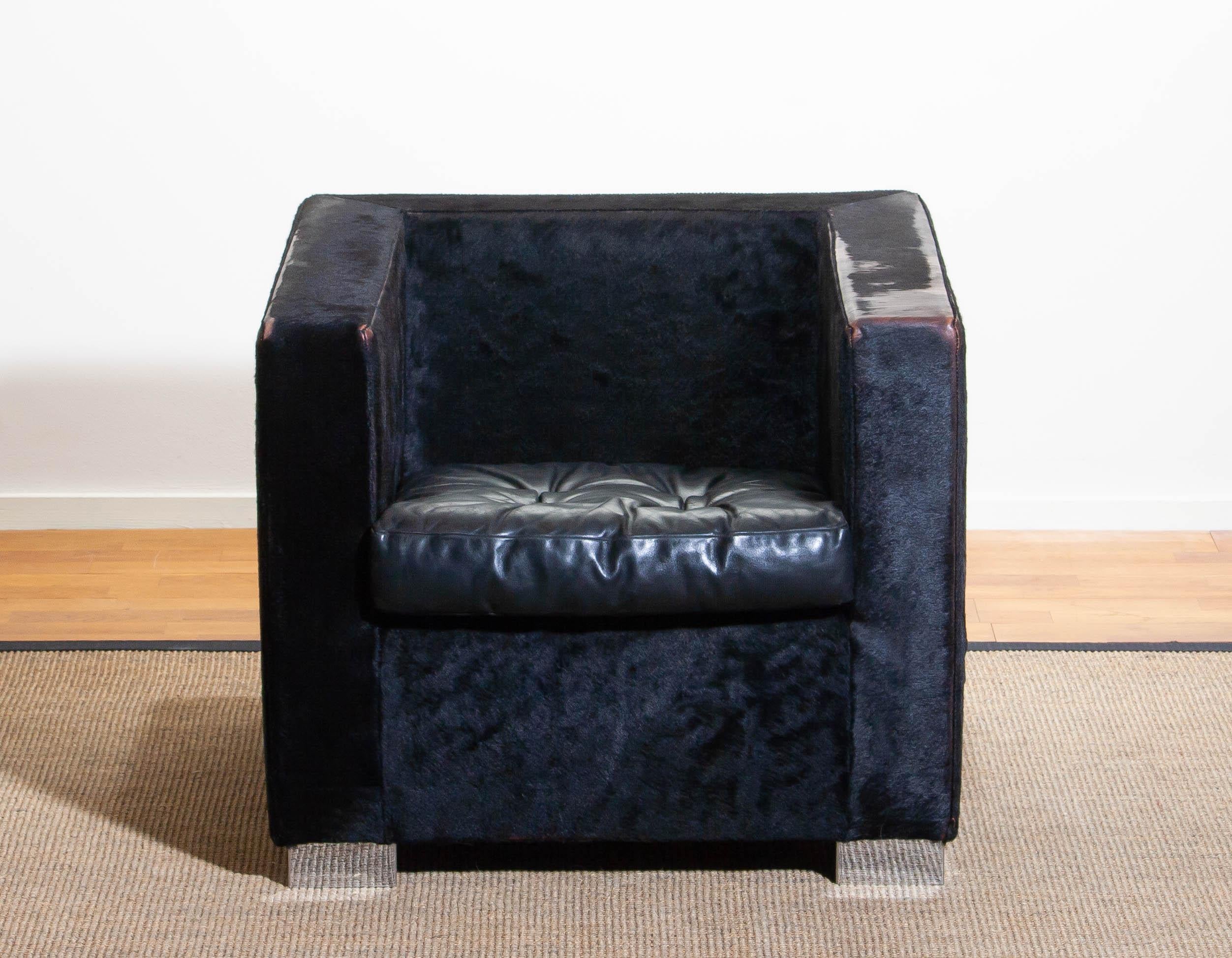 1990s, Black Lounge Chair in Pony and Leather by Rodolfo Dordoni for Minotti (Moderne der Mitte des Jahrhunderts)