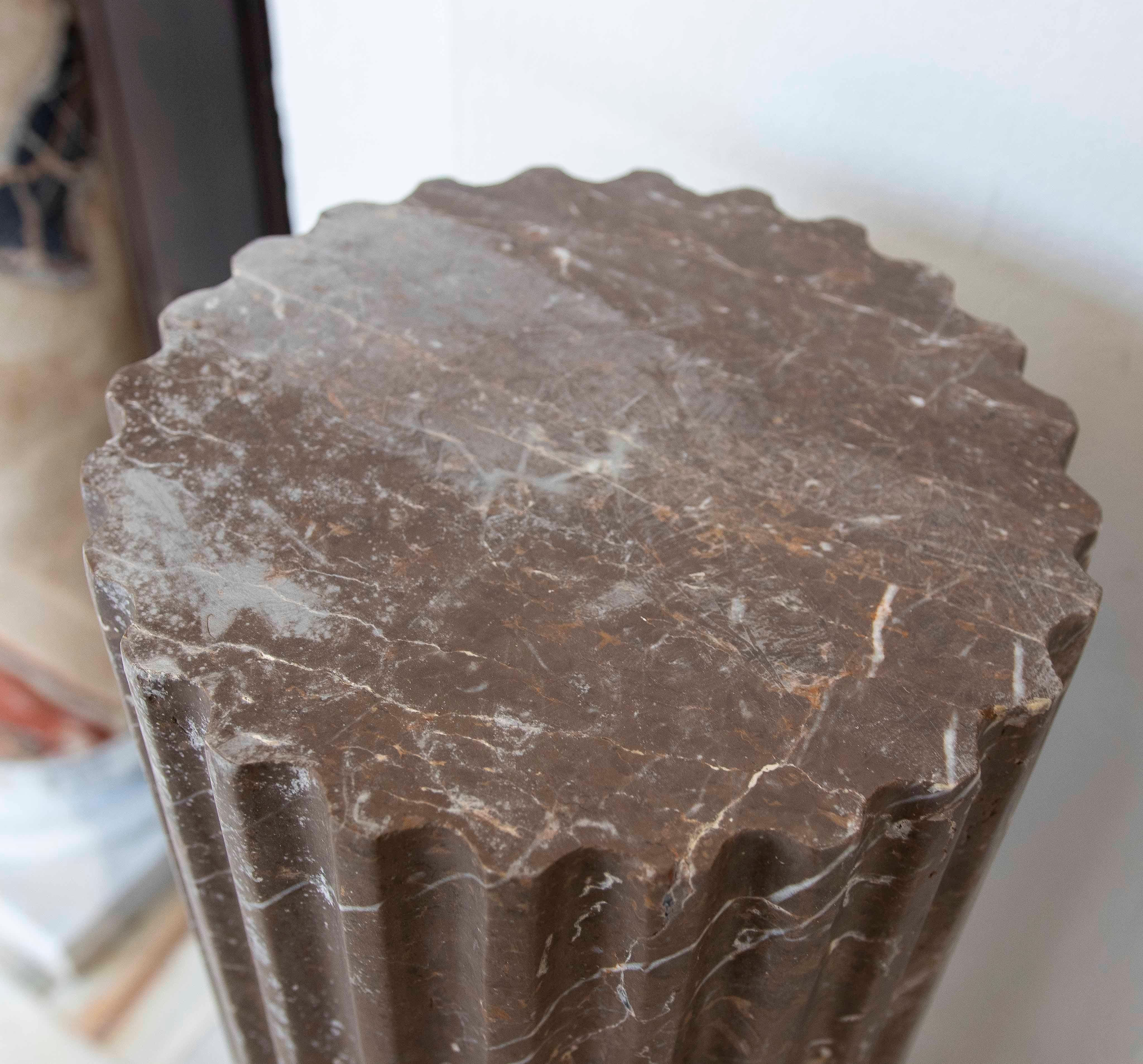 1990s Black Marble Column/Cylindrical Base on a White Marble Base For Sale 2