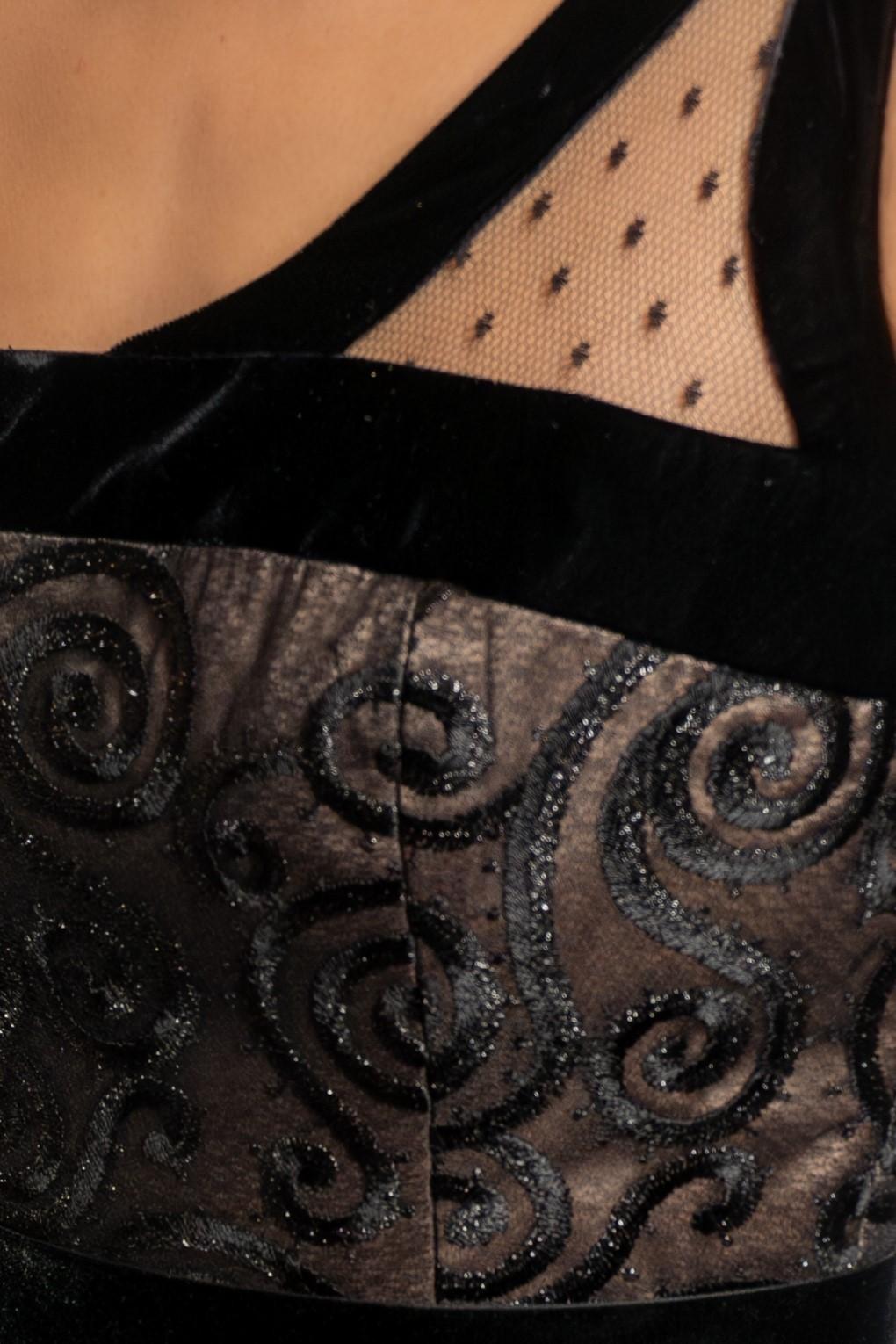 1990S Robe de bal asymétrique en dentelle de nylon brodée noir métallisé en vente 4