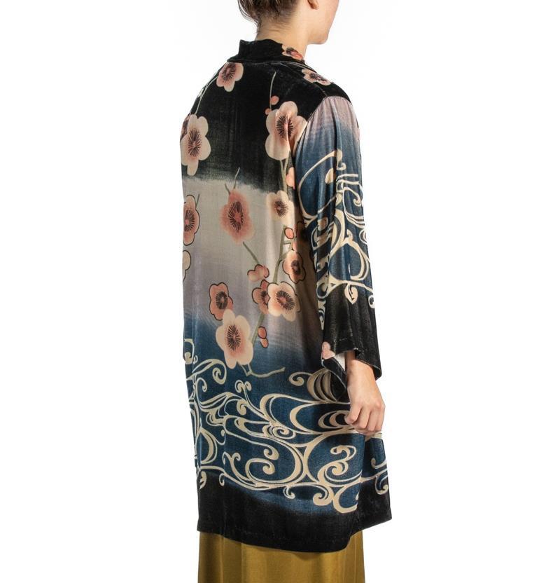 1990S Black & Pink Chinese Rayon Silk Burnout Velvet Robe For Sale 4