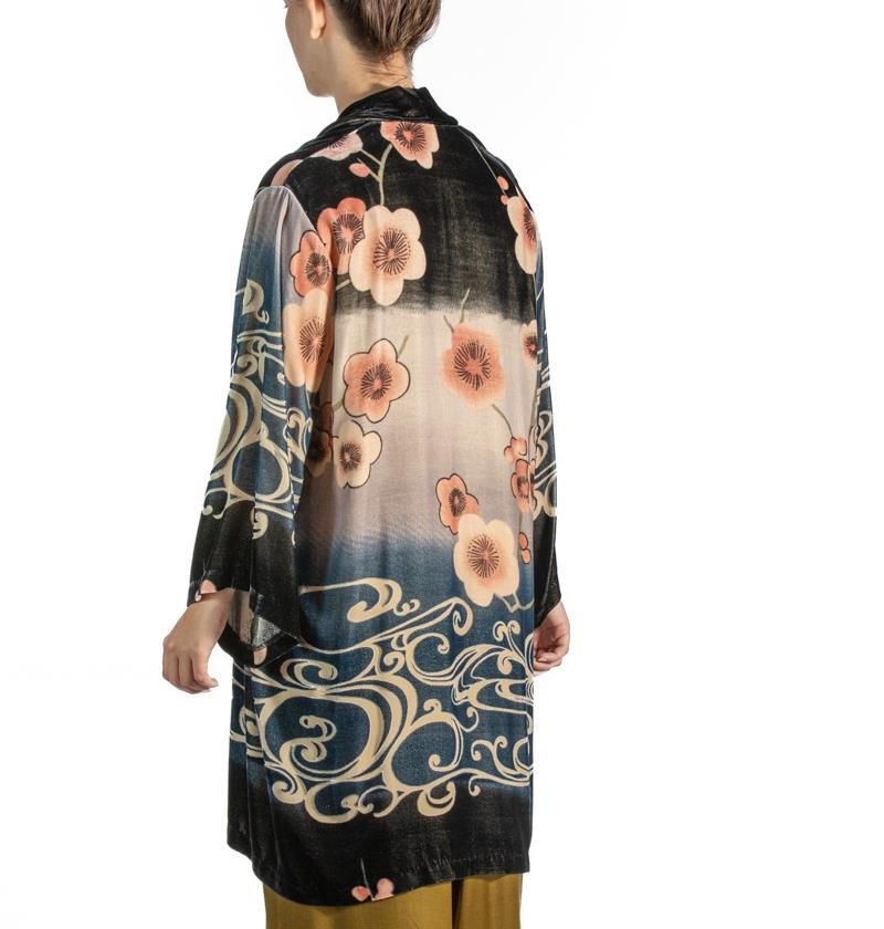 1990S Black & Pink Chinese Rayon Silk Burnout Velvet Robe For Sale 5