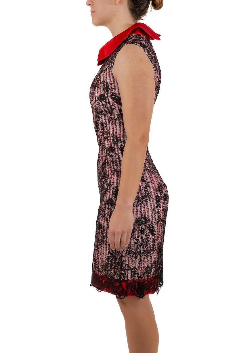 1990S Schwarz & Rot Chantilly Spitze über Wollkleid mit Seidenkragen im Zustand „Gut“ im Angebot in New York, NY