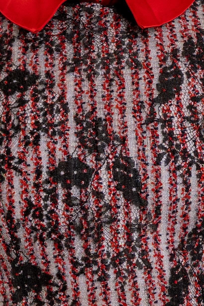 1990S Schwarz & Rot Chantilly Spitze über Wollkleid mit Seidenkragen im Angebot 3