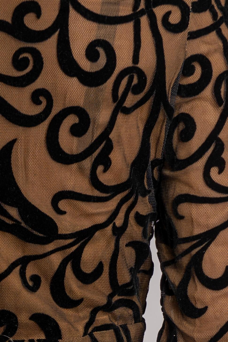 1990S Robe à manches longues en velours semi-transparent floqué sur tulle, doublée de soie, noire en vente 3