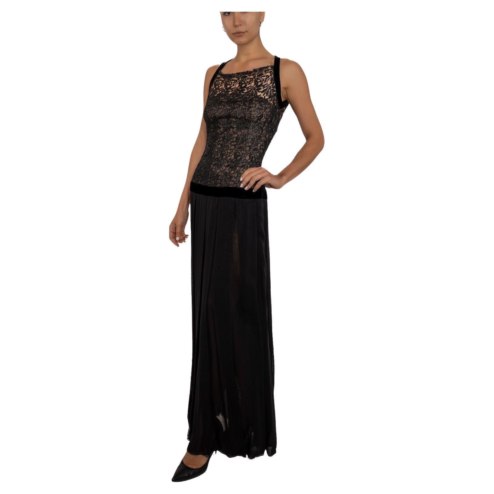 1990S Chiffon de soie noire et dentelle  Robe avec détachement en velours en vente