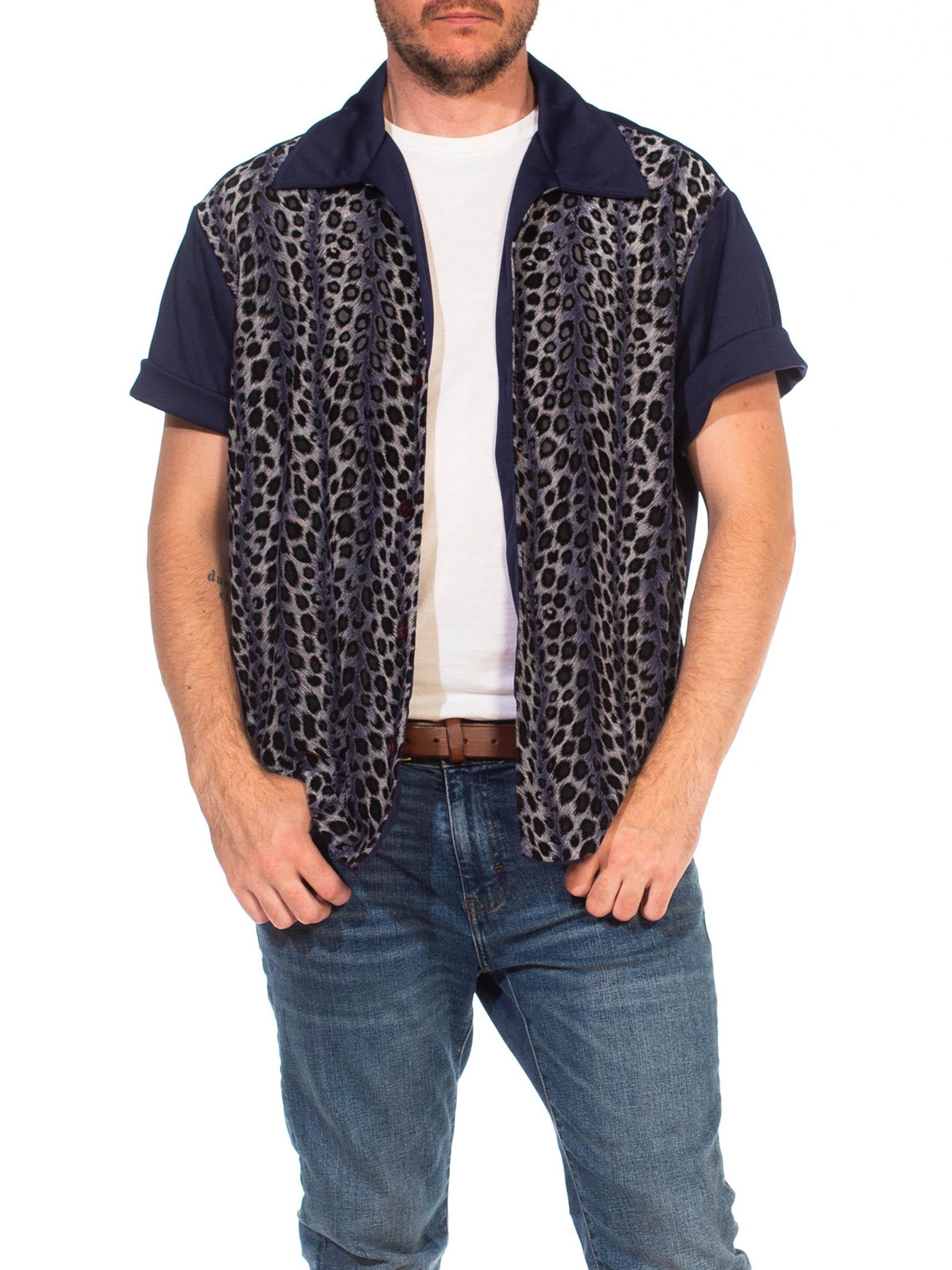 1990er Blaues Herren-Rockabilly-Strickhemd mit Leopardenmuster aus Polyester im Angebot 2