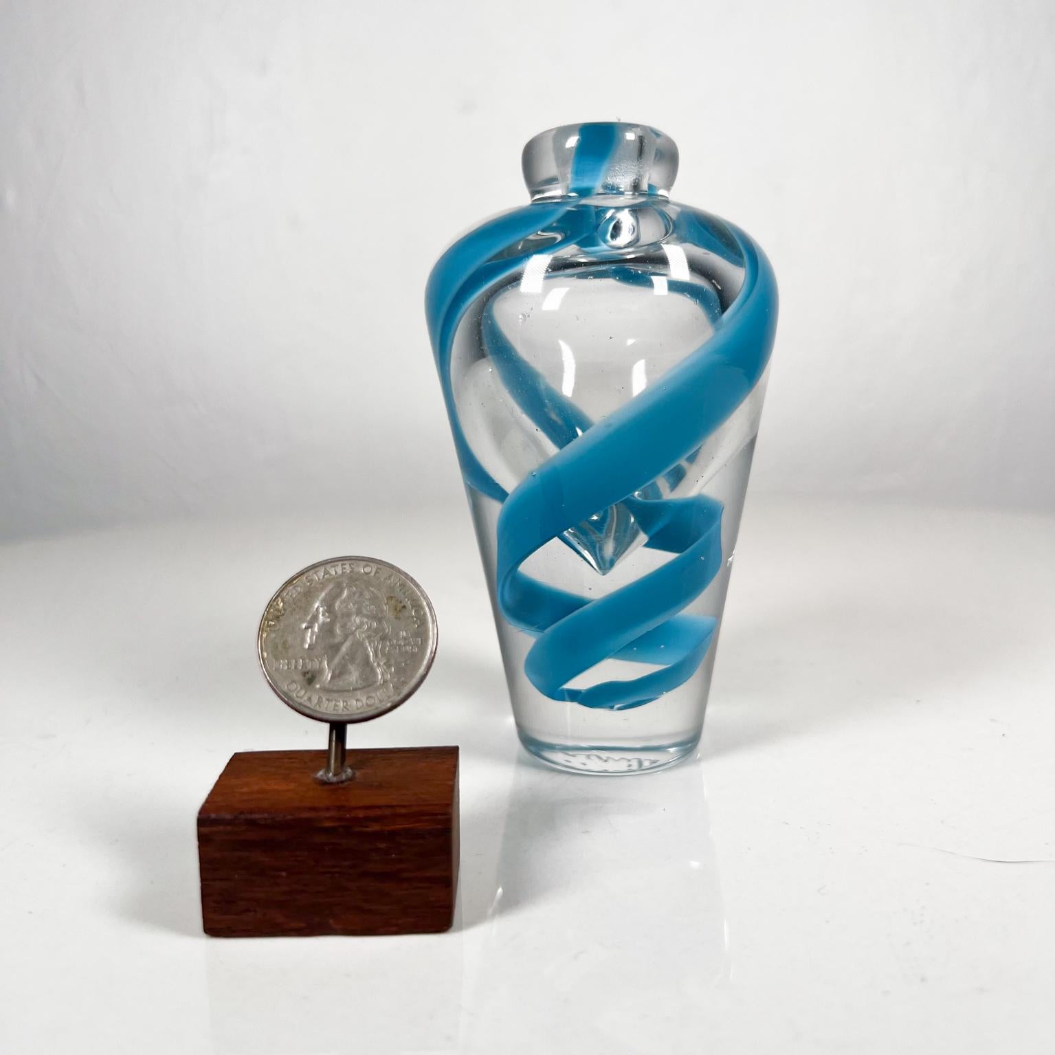 1990s Blue Ribbon Italian Art Glass Murano Swirl Vase signed In Good Condition For Sale In Chula Vista, CA