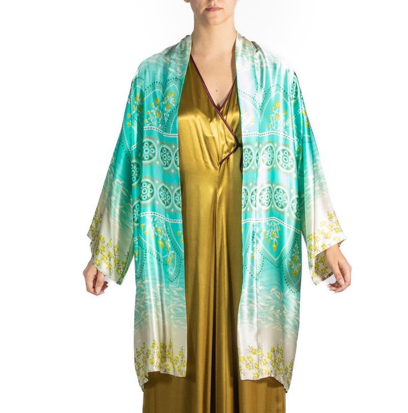 1990S Blue & White Silk Robe
MORPHEW VINTAGE represents the finest pieces of fashions past. Sourced from across the globe, dating as far back as a century. Each piece is selected with both quality and rarity in mind. Often referred to as investment