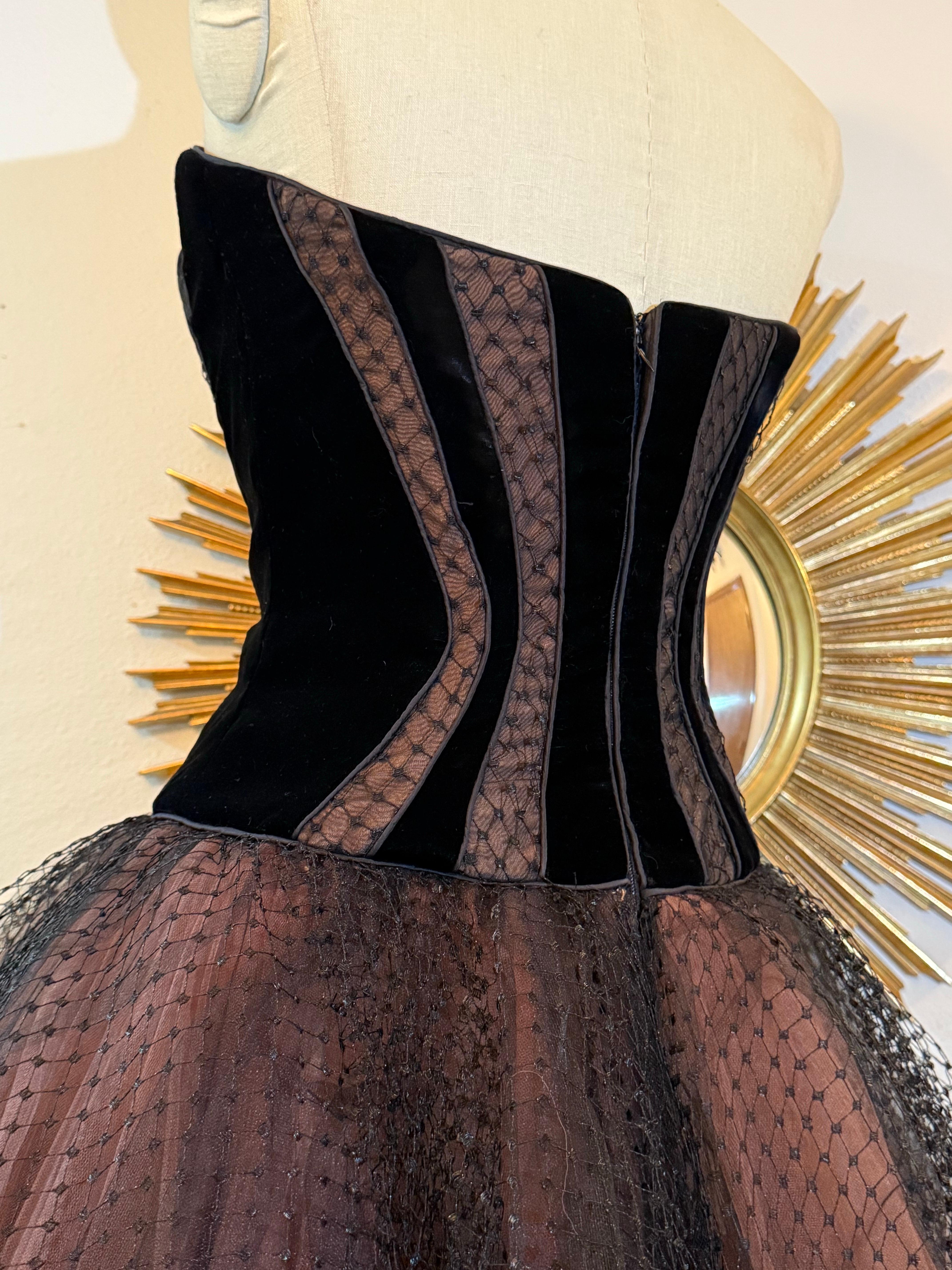 1990 Bob Mackie Ballet-Inspired Tulle and Velvet Corset Dress w Full Tutu Skirt (Robe corset en tulle et velours inspirée du ballet) en vente 11