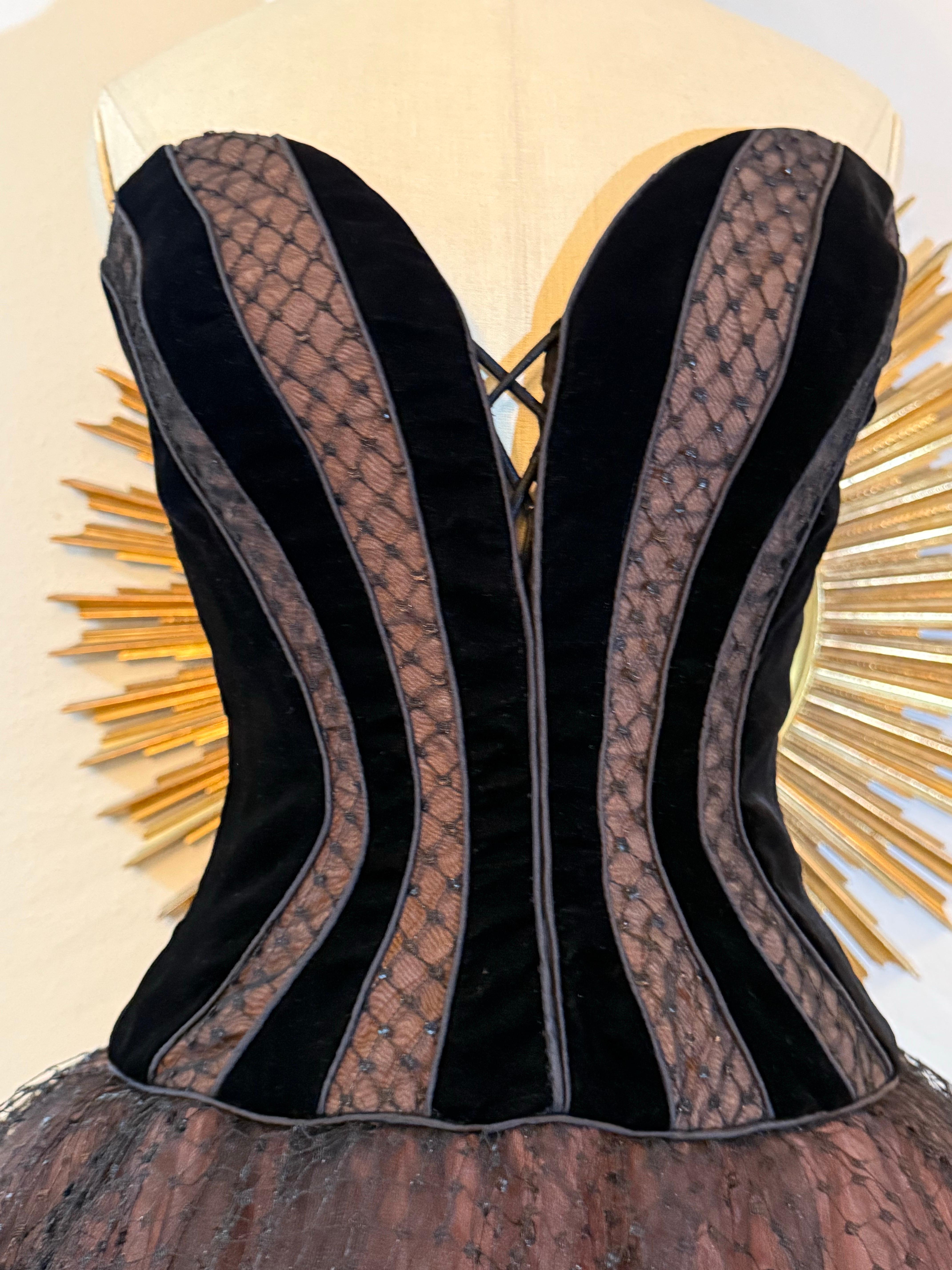 1990 Bob Mackie Ballet-Inspired Tulle and Velvet Corset Dress w Full Tutu Skirt (Robe corset en tulle et velours inspirée du ballet) en vente 2