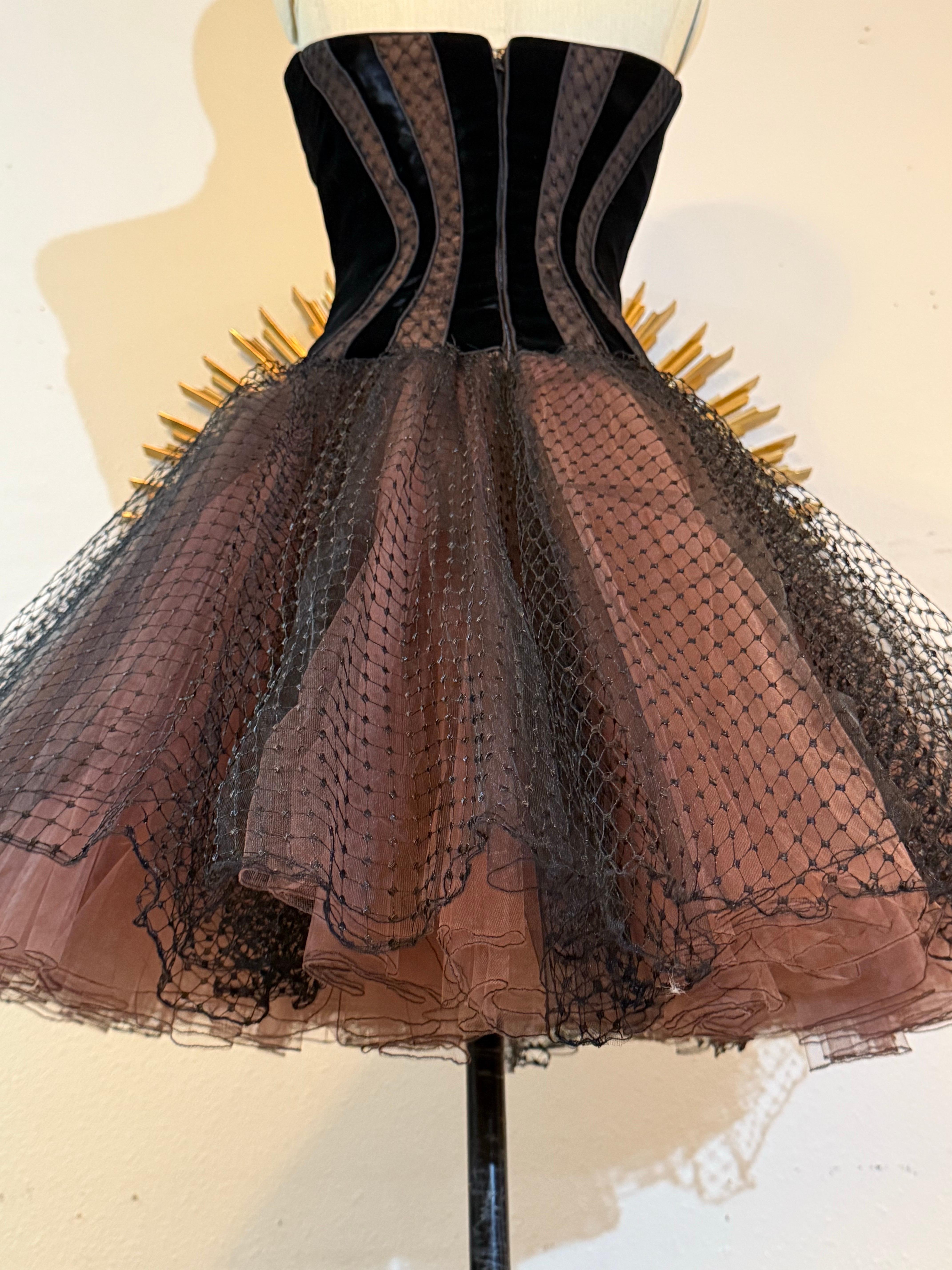 1990 Bob Mackie Ballet-Inspired Tulle and Velvet Corset Dress w Full Tutu Skirt (Robe corset en tulle et velours inspirée du ballet) en vente 3