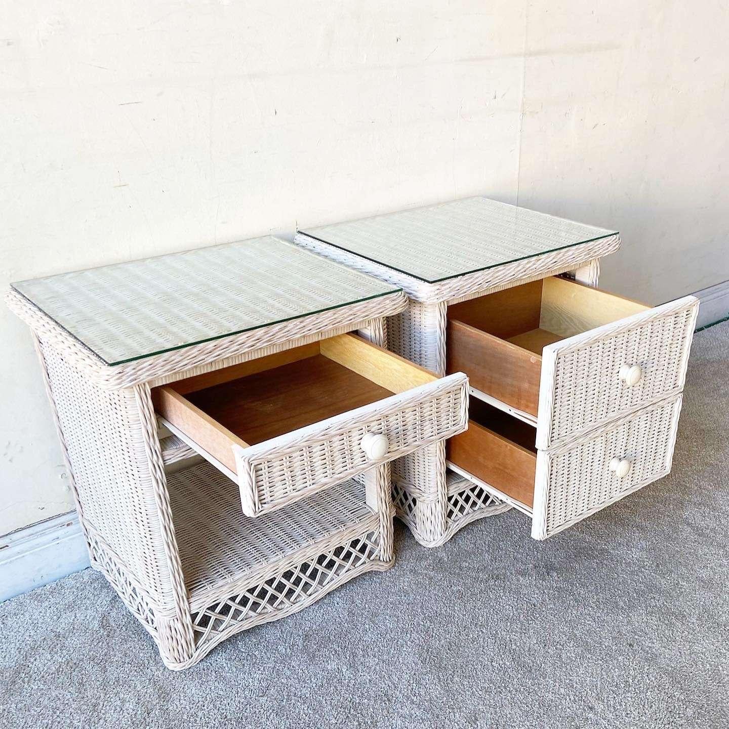 1990s Boho Chic White Wicker Glass Top Nightstands - Set of 2 In Good Condition For Sale In Delray Beach, FL