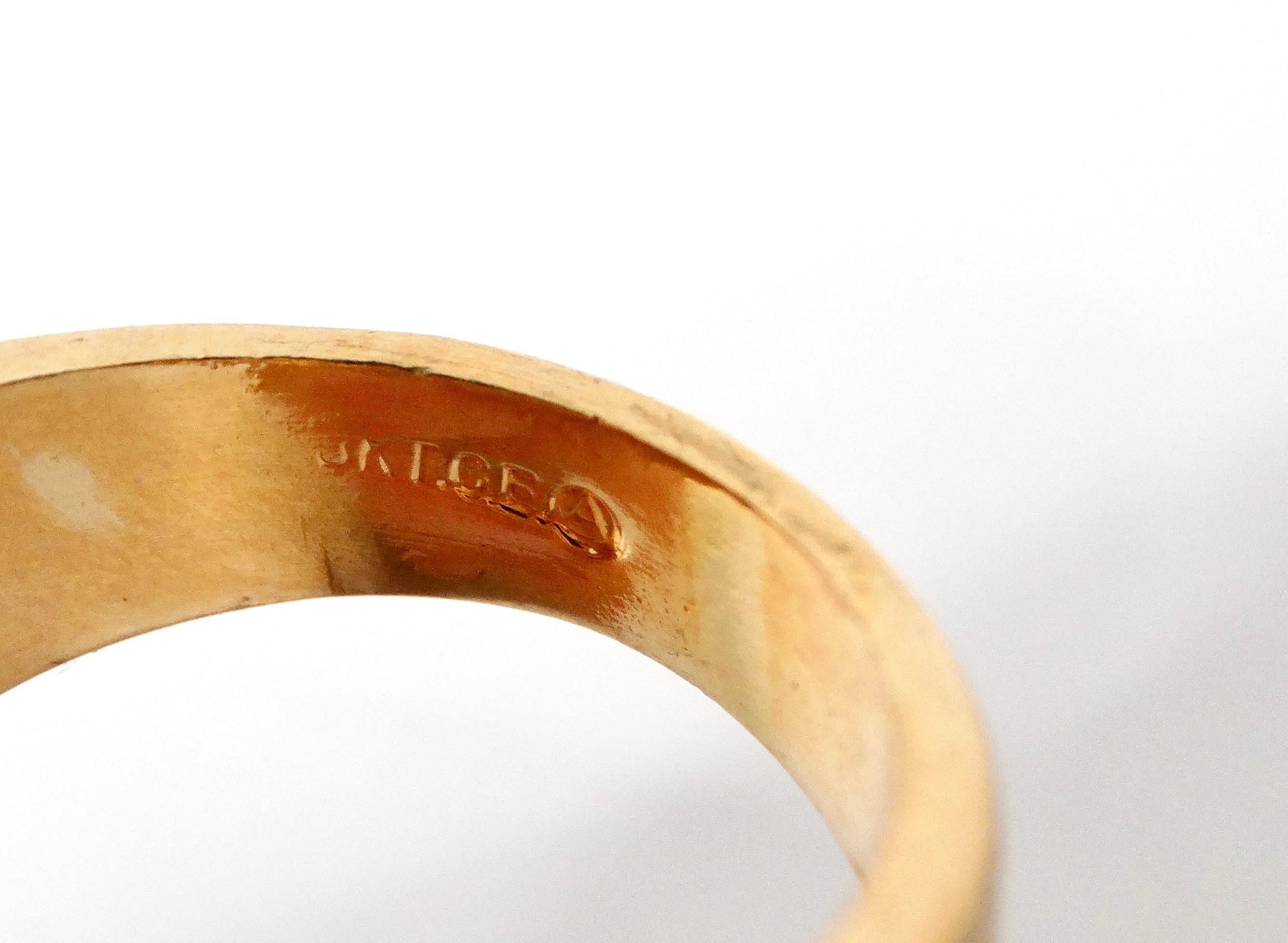 Femenino o masculino Anillo de cóctel con incrustaciones de cristal chapado en oro de 18k de los años 90 en venta