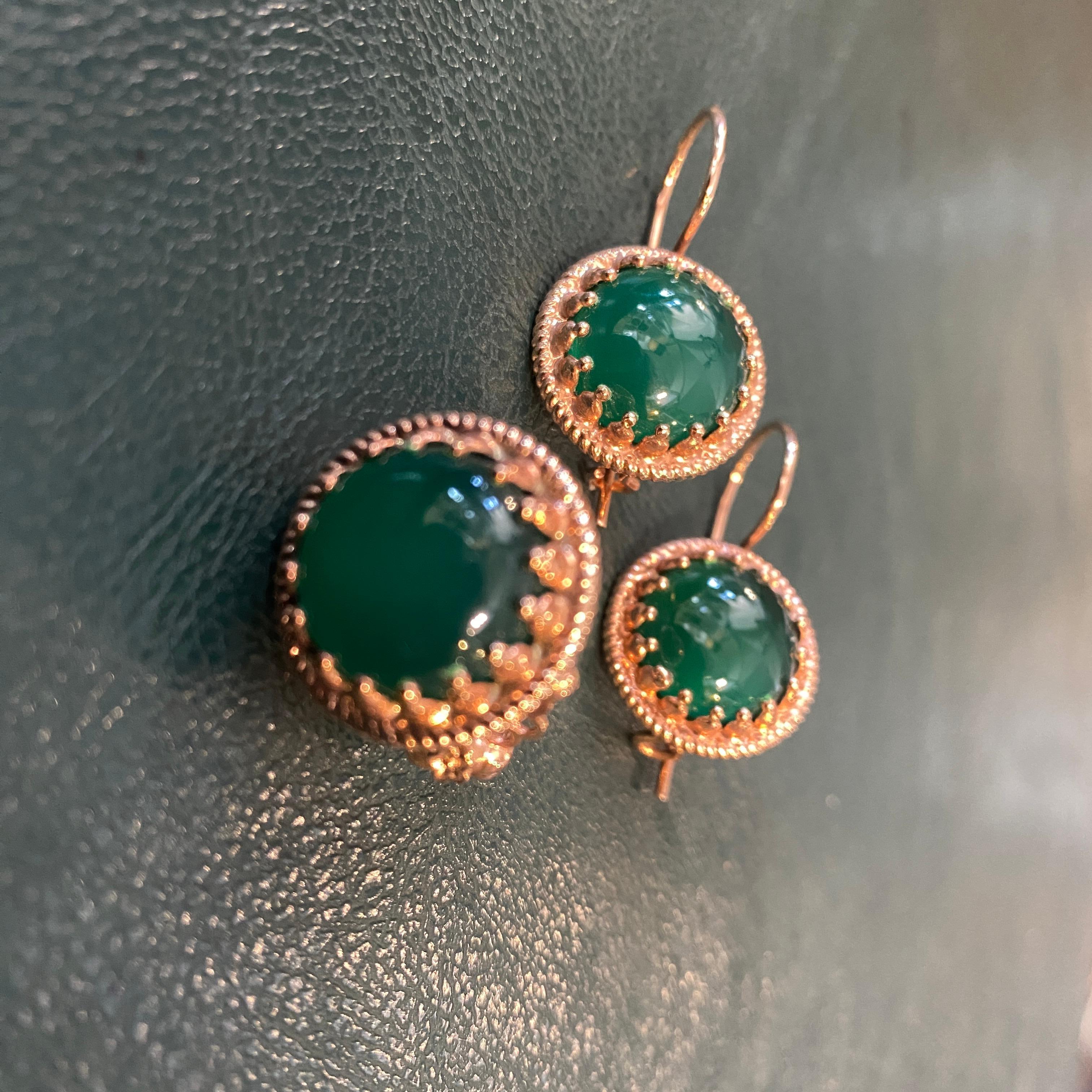 Cabochon 1990s Bronze and Green Agate Italian Rings and Earrings by Anomis For Sale
