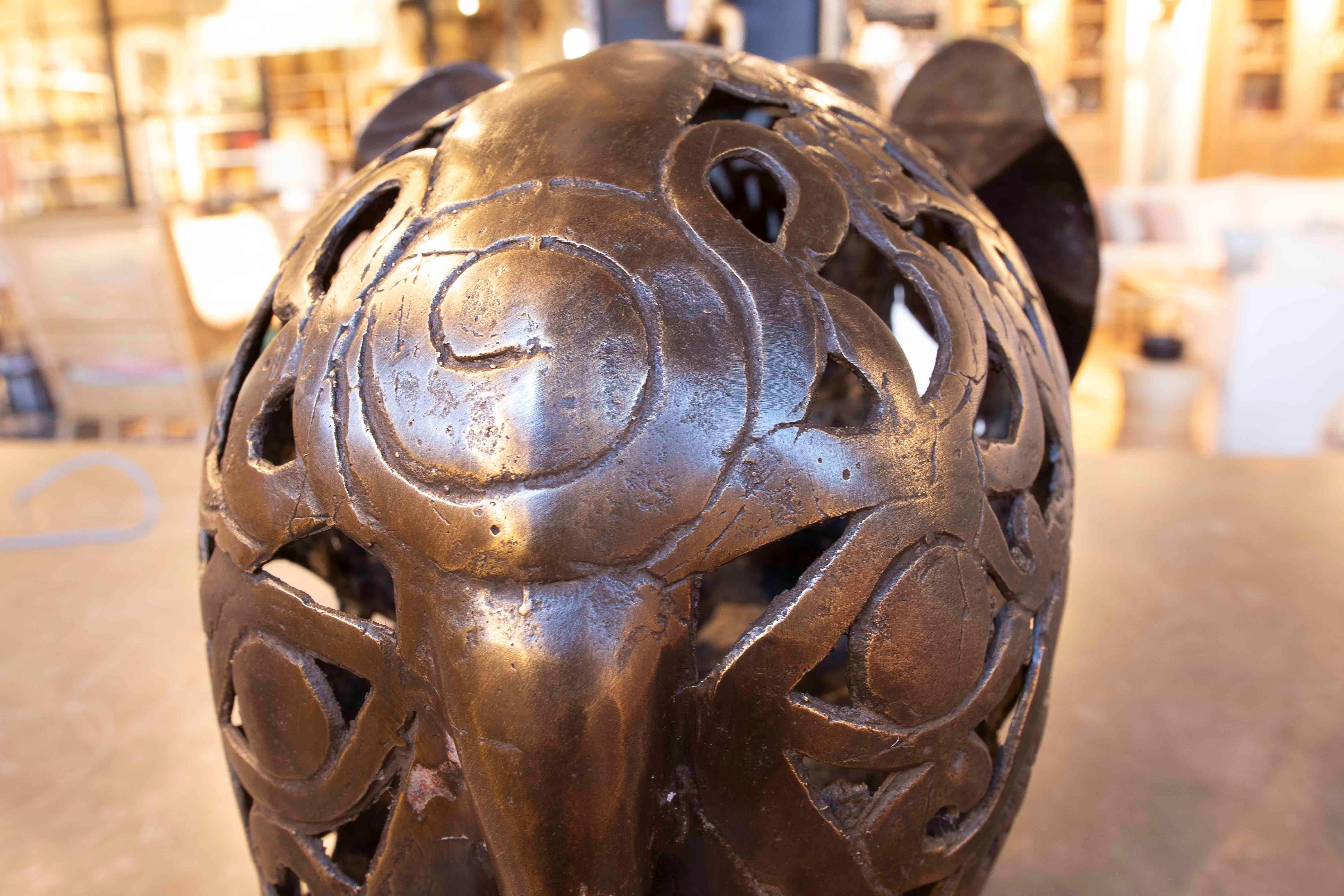 Sculpture d'éléphant des années 1990 avec motif filigrane et ornement en vente 7