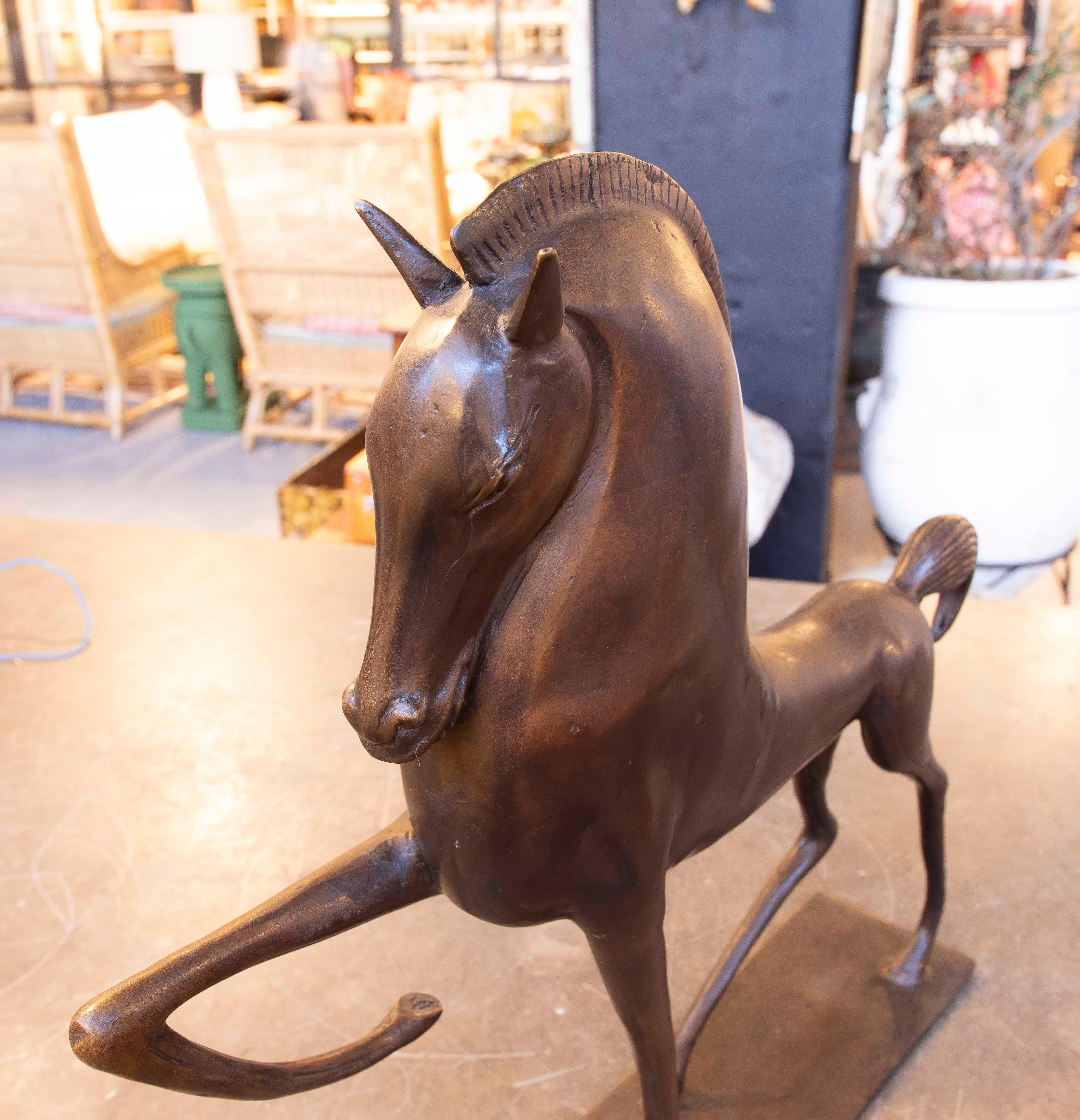 1990s Bronze Horse Sculpture with Dynamic Posture and Rectangular Base For Sale 1