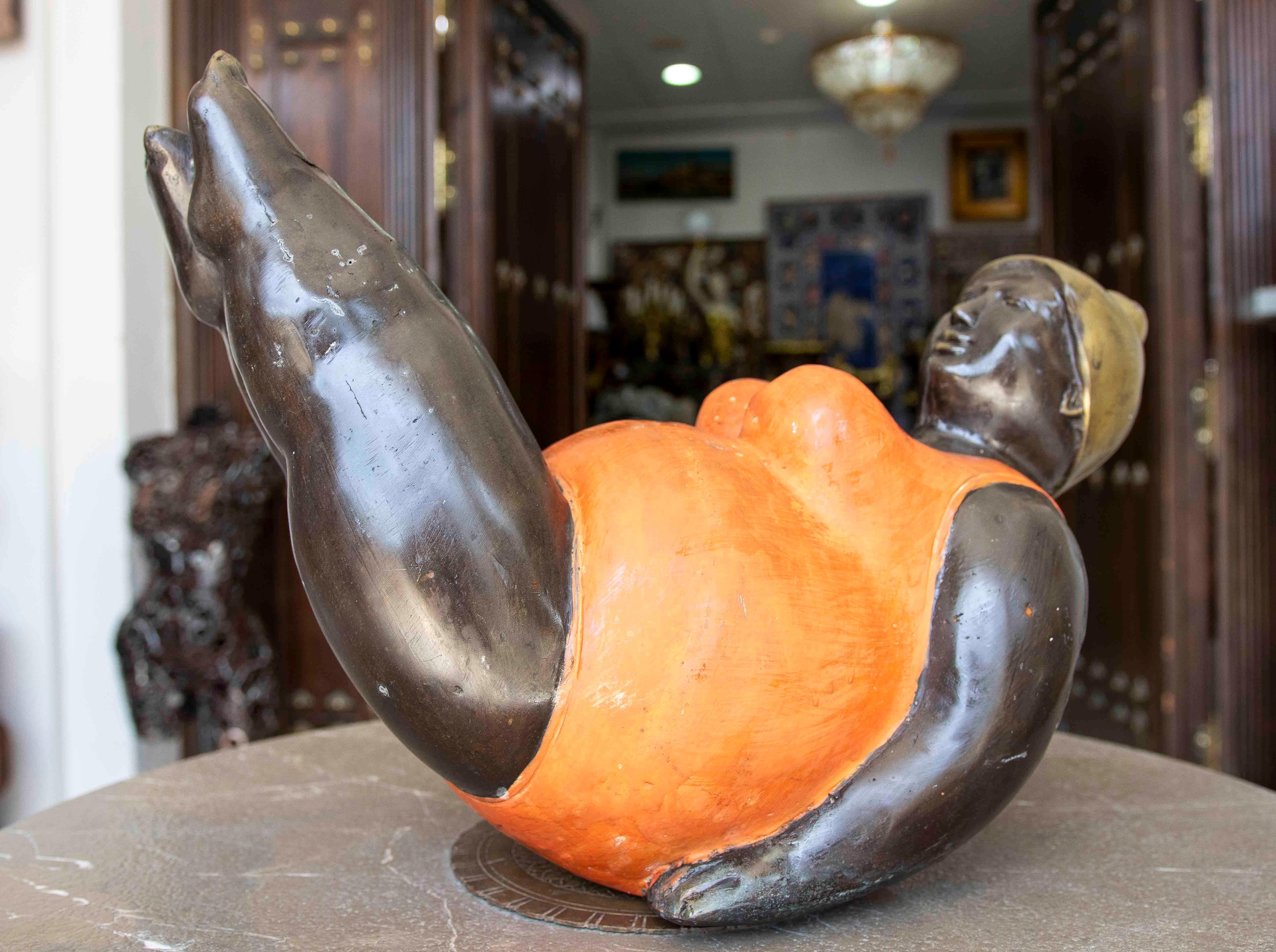 1990s Bronze Sculpture of a Reclining Woman in an Orange Swimsuit For Sale 7