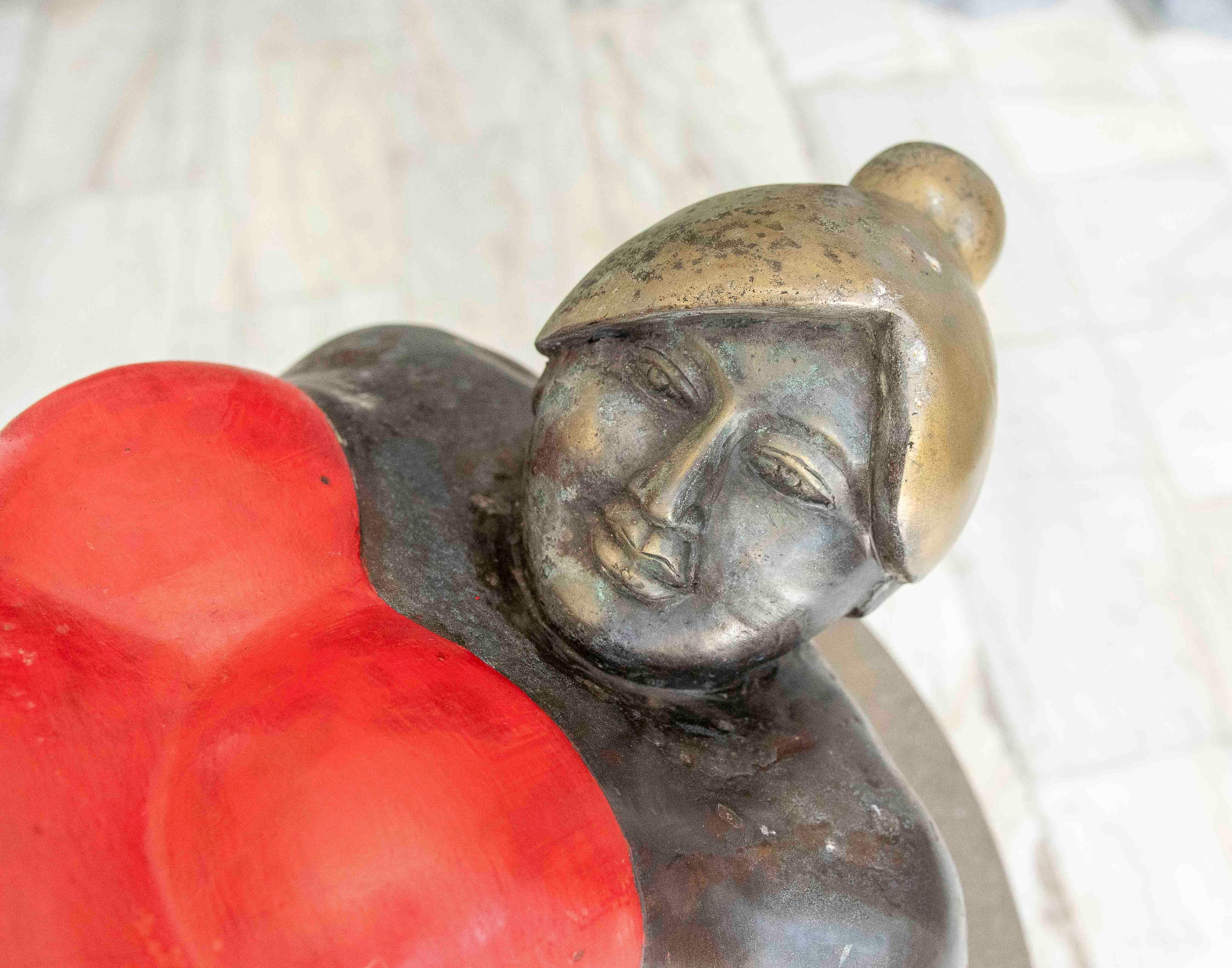 Escultura de bronce de los años 90 de una mujer en bañador rojo - Estilo contemporáneo en venta 7