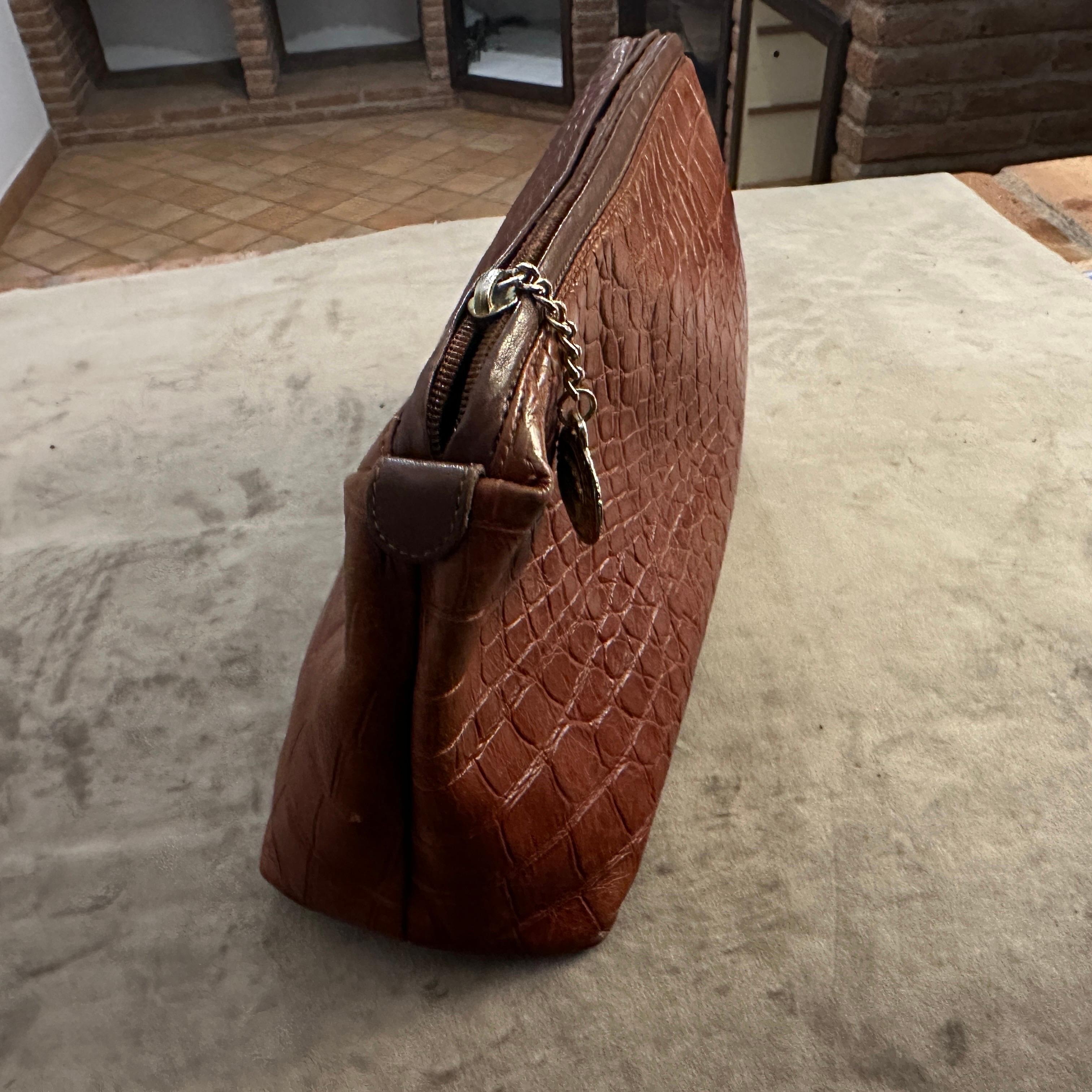 1990s Brown Leather Clutch Bag by Gianni Versace For Sale 1